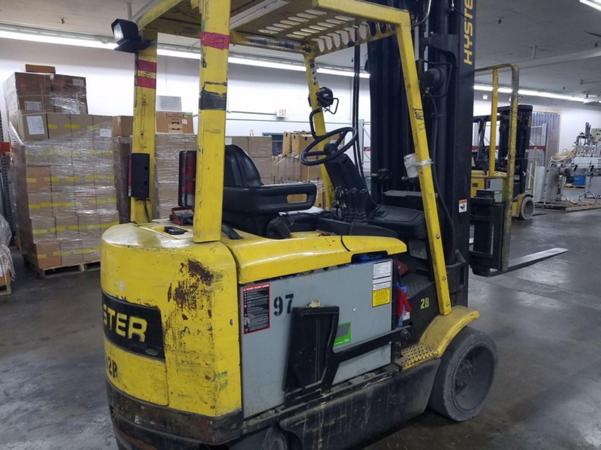 Hyster E60XM2-30 Electric Forklift, S/N F108V26848Z with 48 Volt, Quad Mast, Mast Height 288" ( - Image 3 of 8