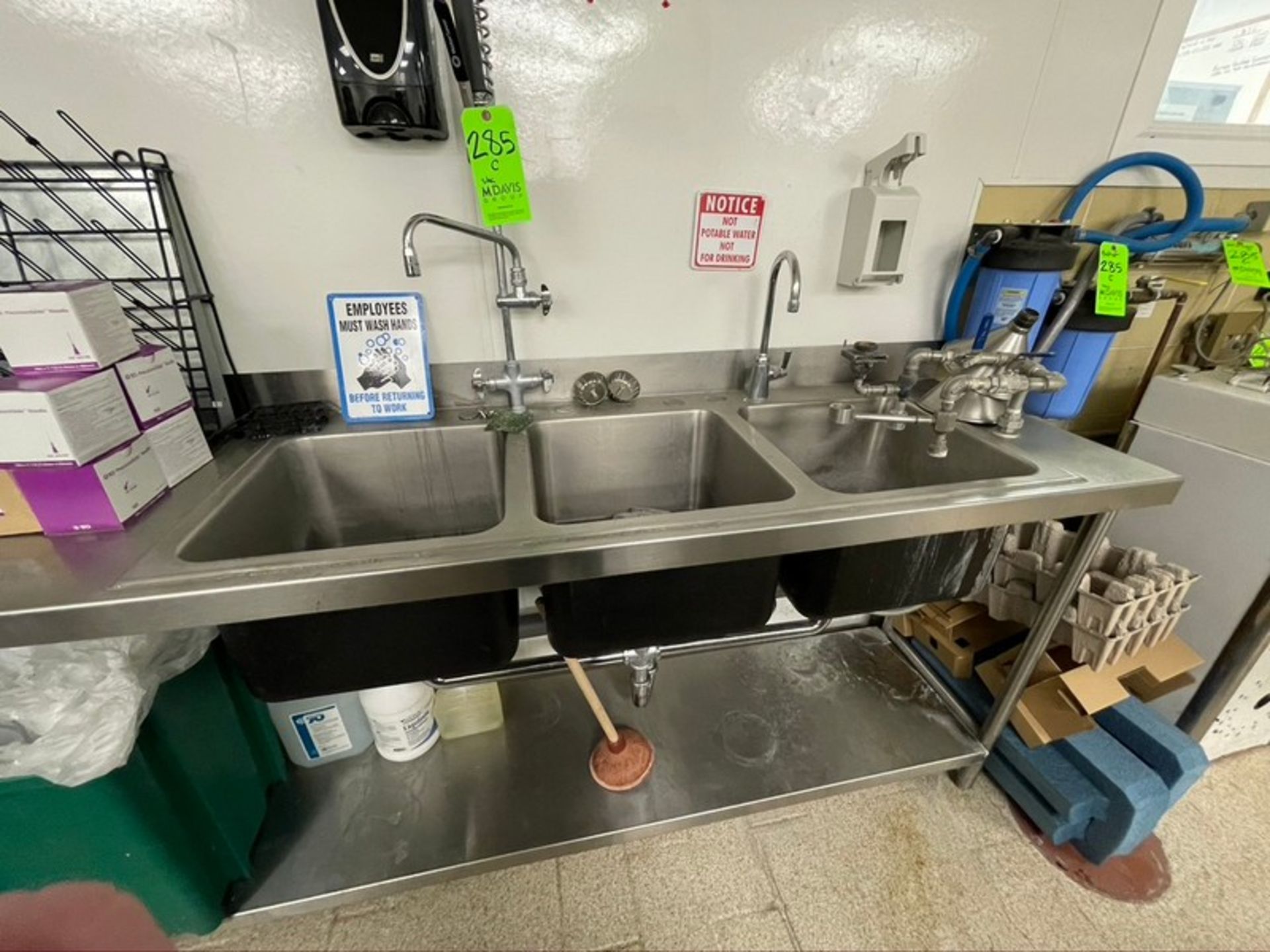 3-COMPARTMENT S/S SINK WITH WATERSAVOR SPRAY SYSTEM, 2 FAUCETS, GAS BURNER FOR BUNSON BURNER, - Image 3 of 11