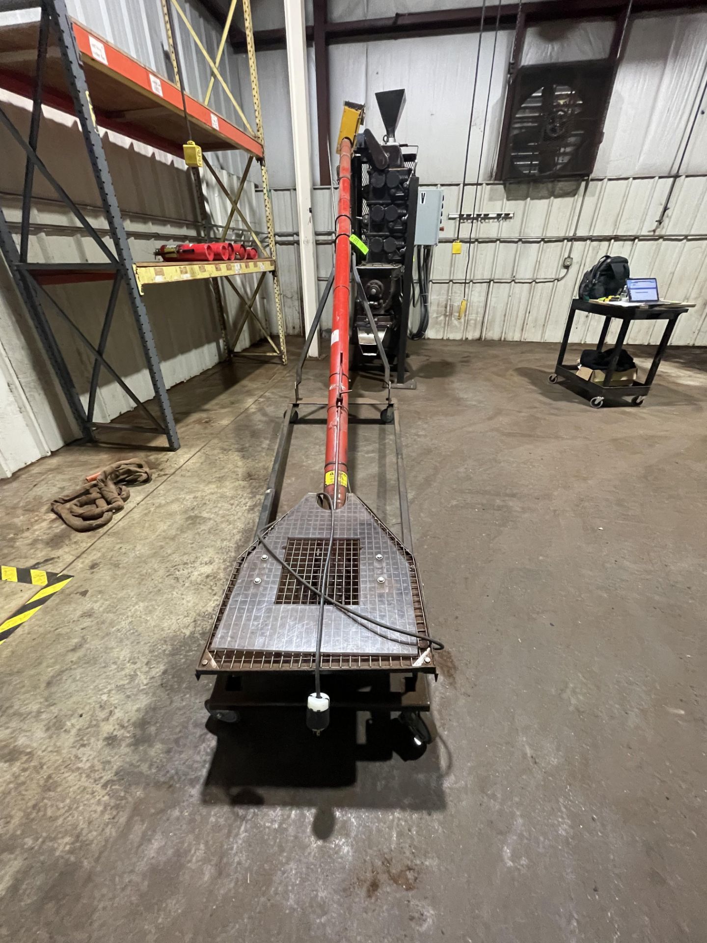 PORTABLE AUGER CONVEYOR WITH APPROX. 24" L X 30" W X 16" H HOPPER, FARM KING AUGER TOTAL LENGTH - Image 6 of 6