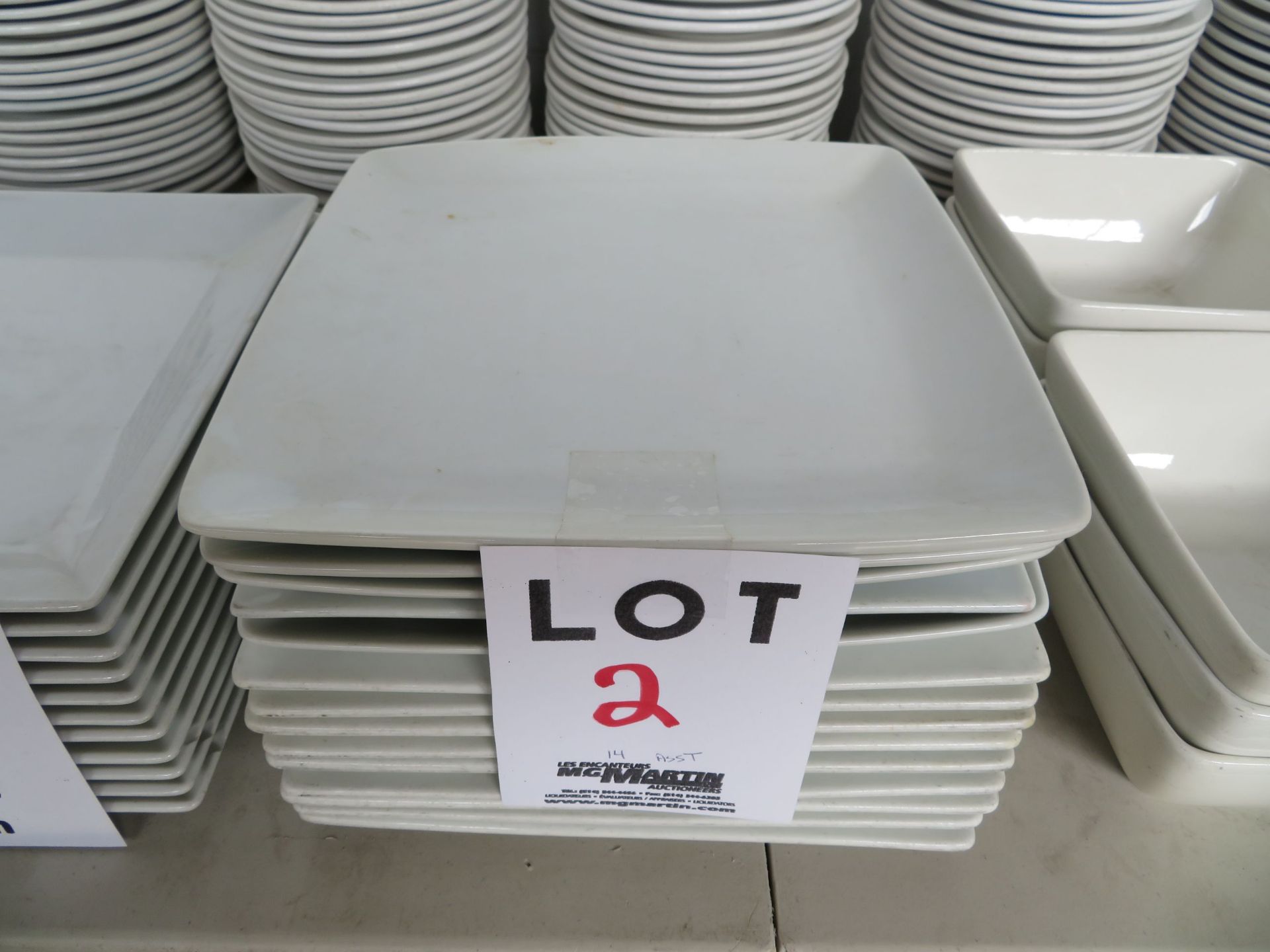 LOT including assorted plates (14)