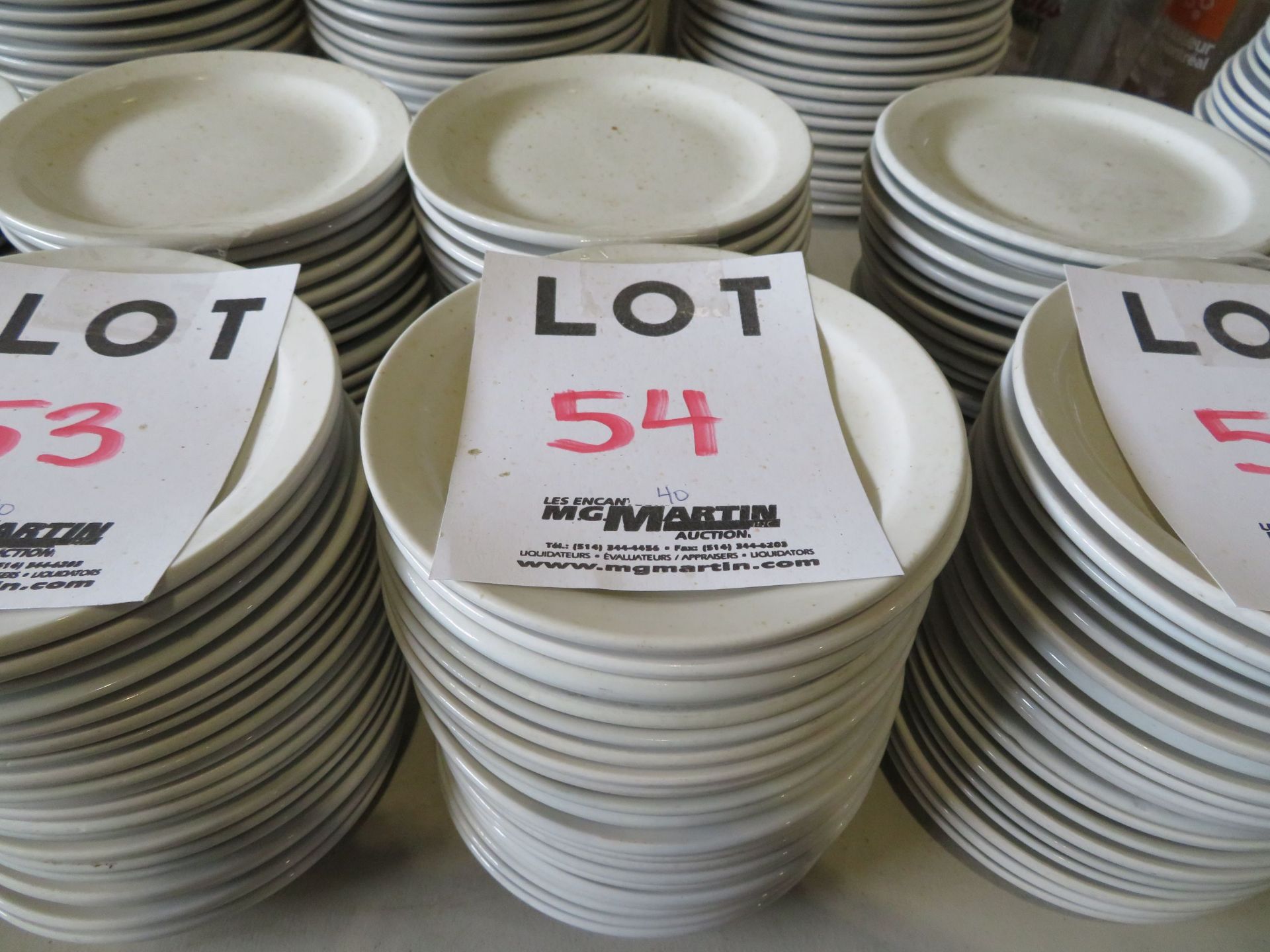 LOT including round plates 6 1/2" (40)