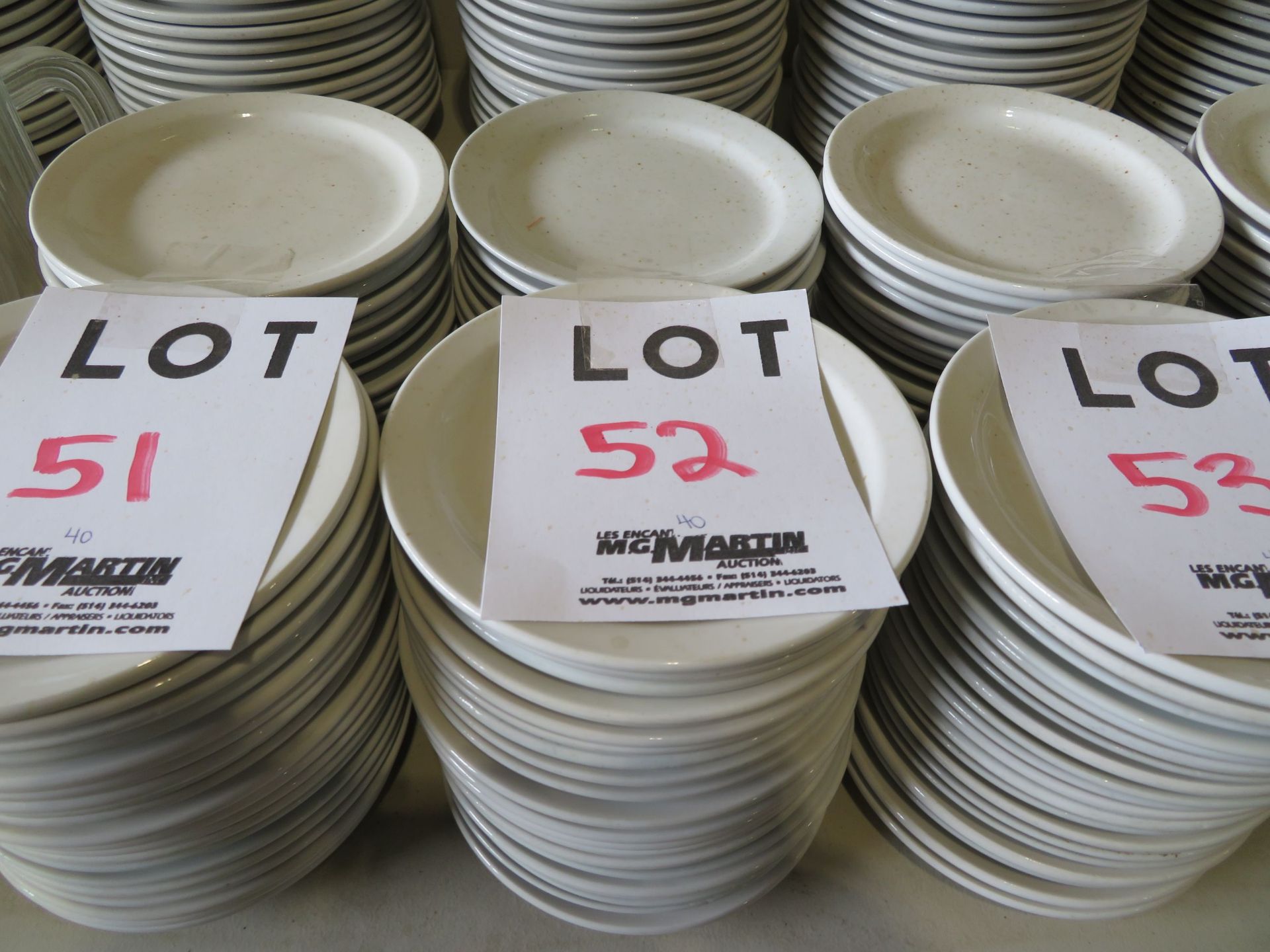 LOT including round plates 6 1/2" (40)