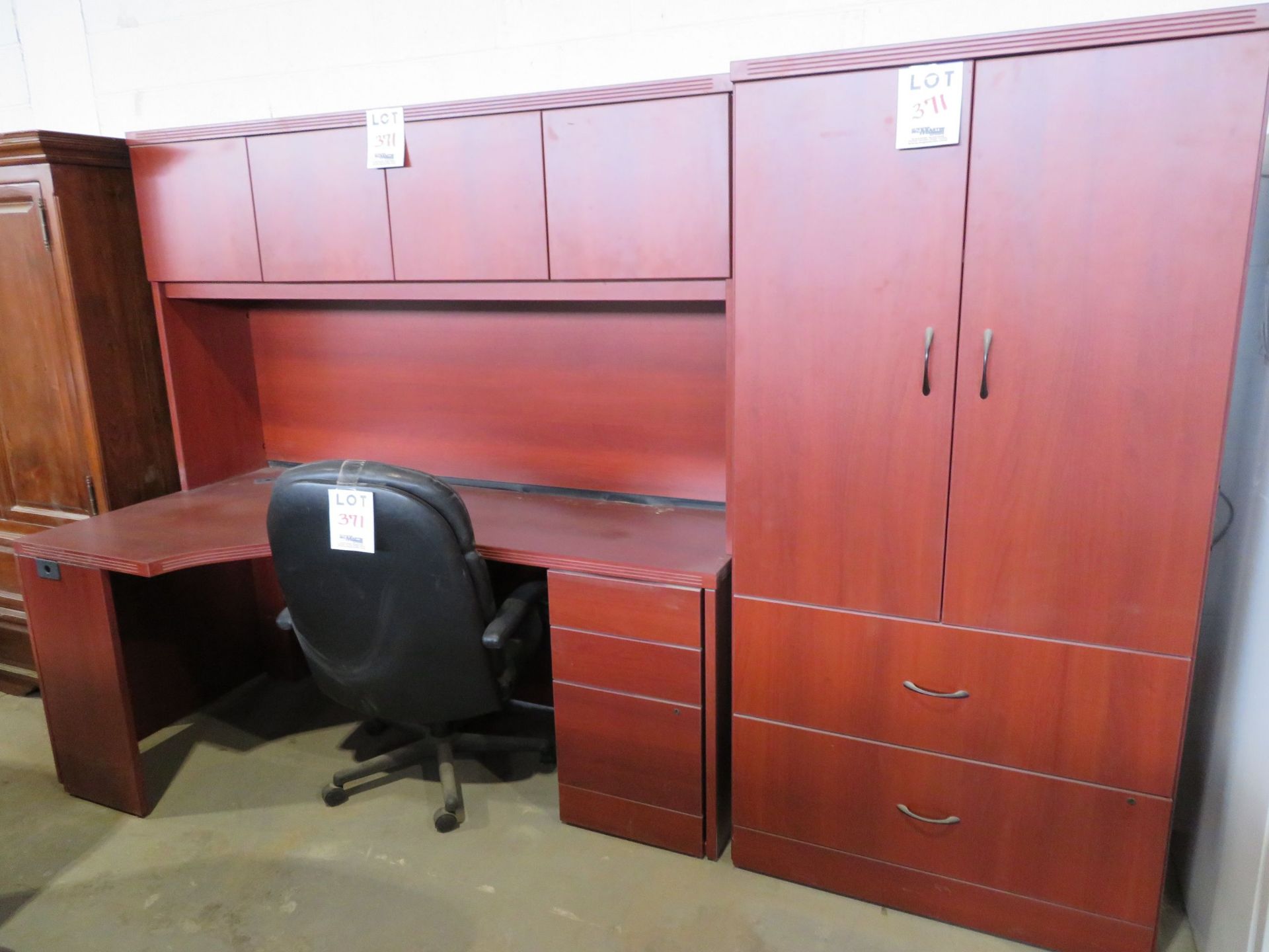 LOT including desk & chair