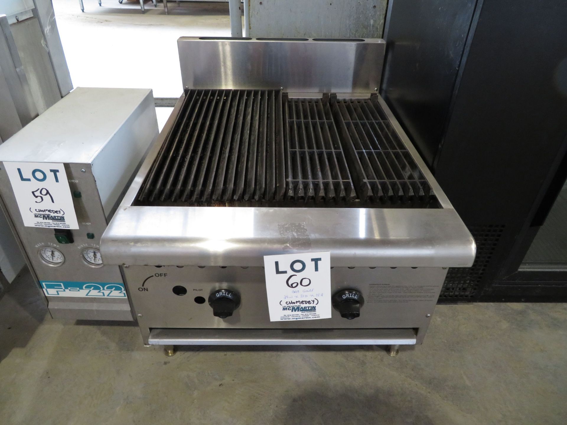 Gas grill approx. 24"w x 31"d x 18"h