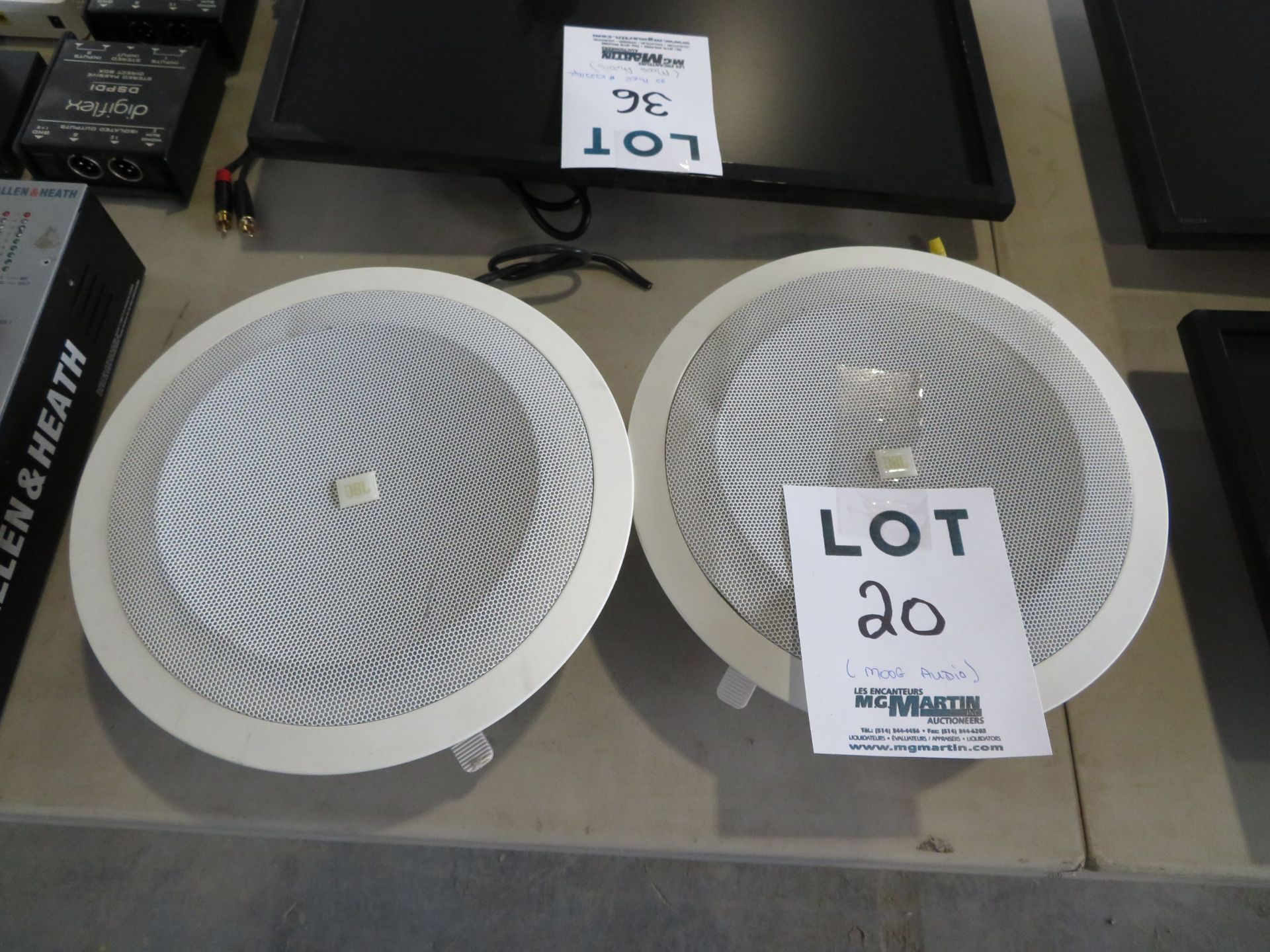 LOT Including JBL speakers (2)