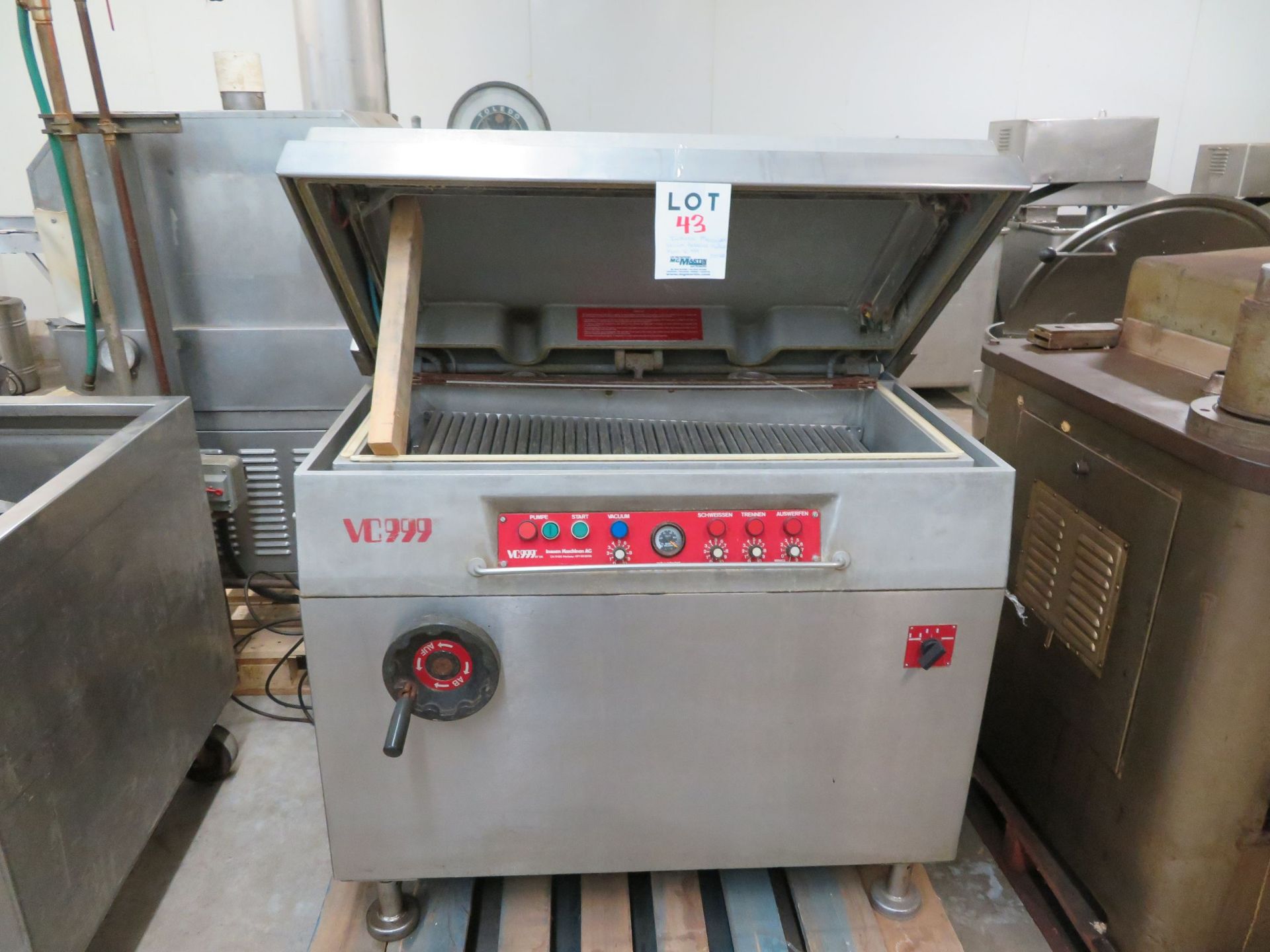 INAUEN MASCHINEN vacuum packaging machine, Mod: VC 999, 575 Volts