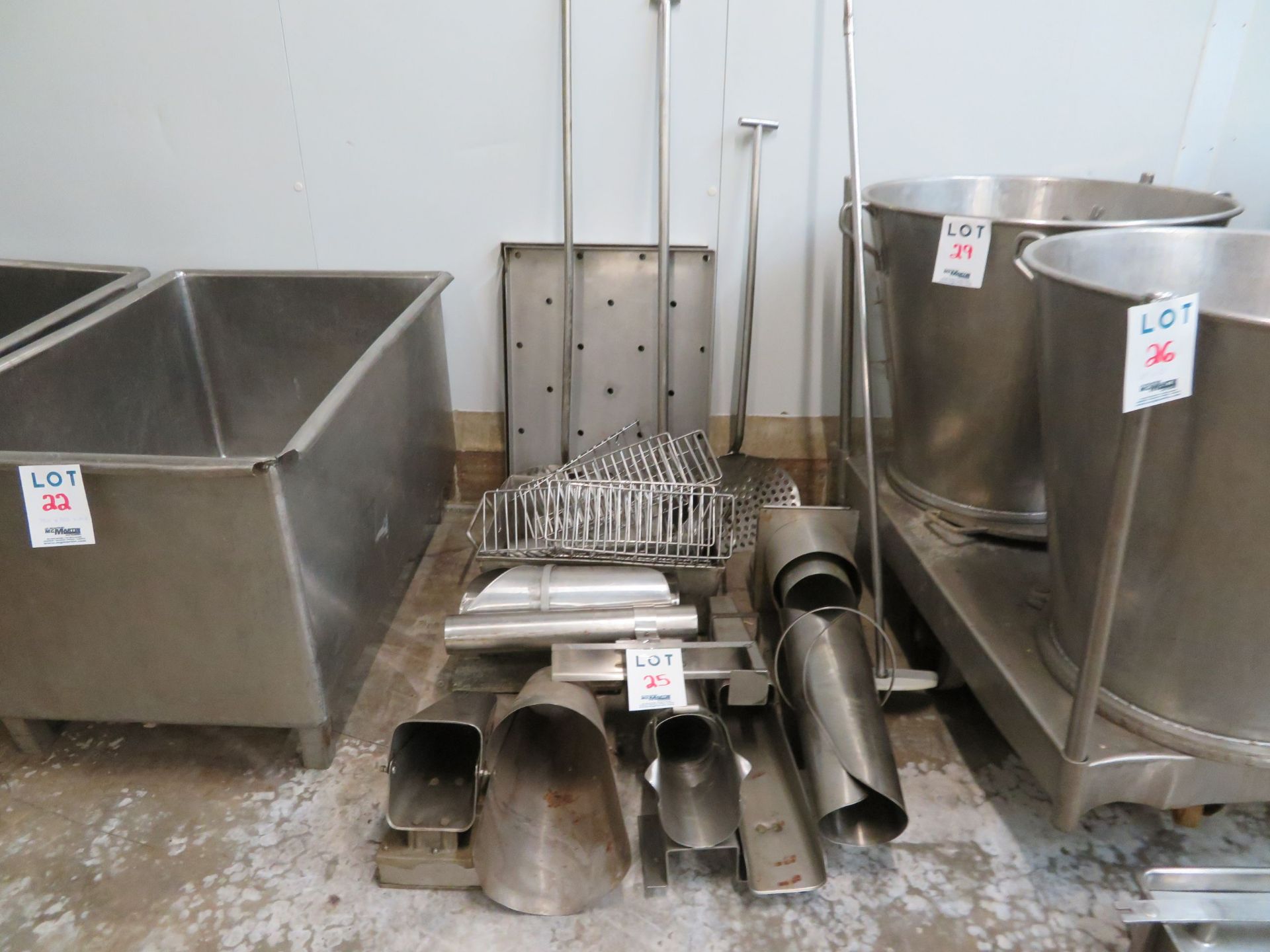 LOT including assorted stainless steel items