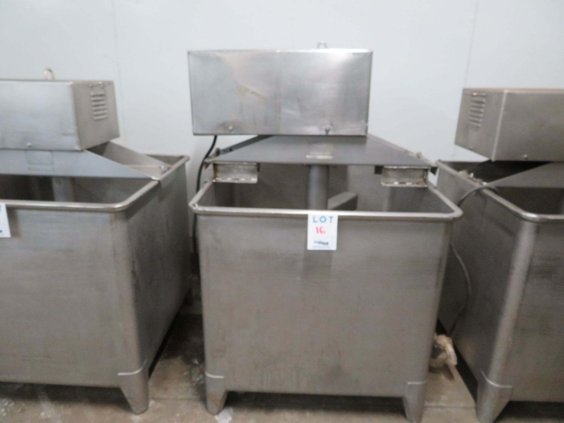 KNUD SIMONSEN IND stainless steel tub w/ mixer, Mod: 1800 EM, approx. 43"w x 42"d x 41"h