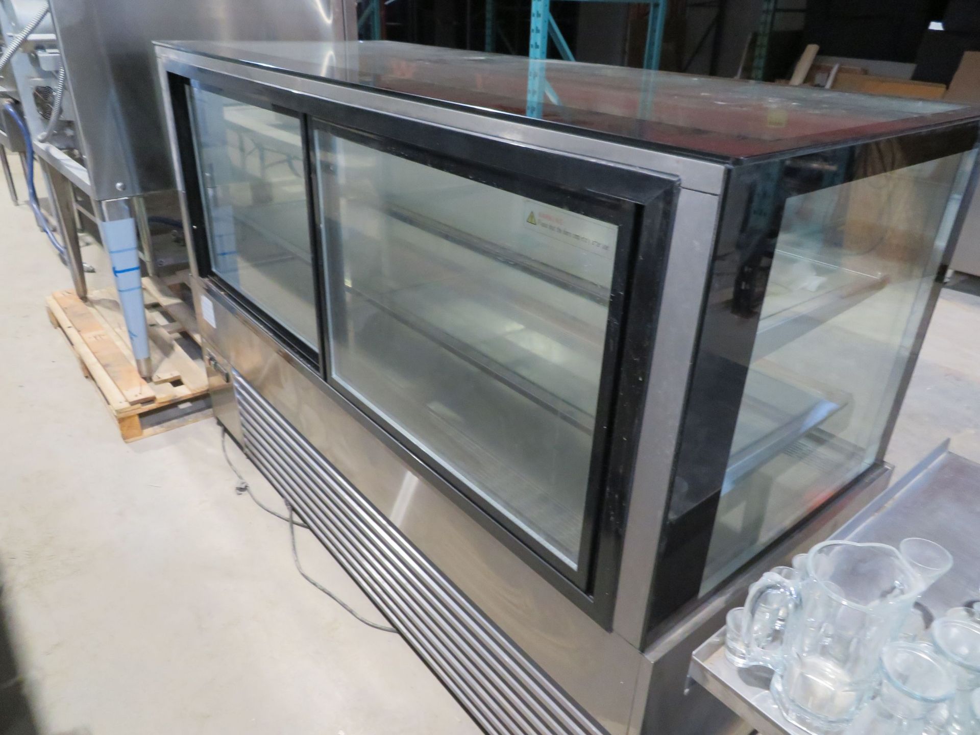 MATKO glass refrigerated display counter approx. 70"w x 28.5"d x 47"h - Image 3 of 4