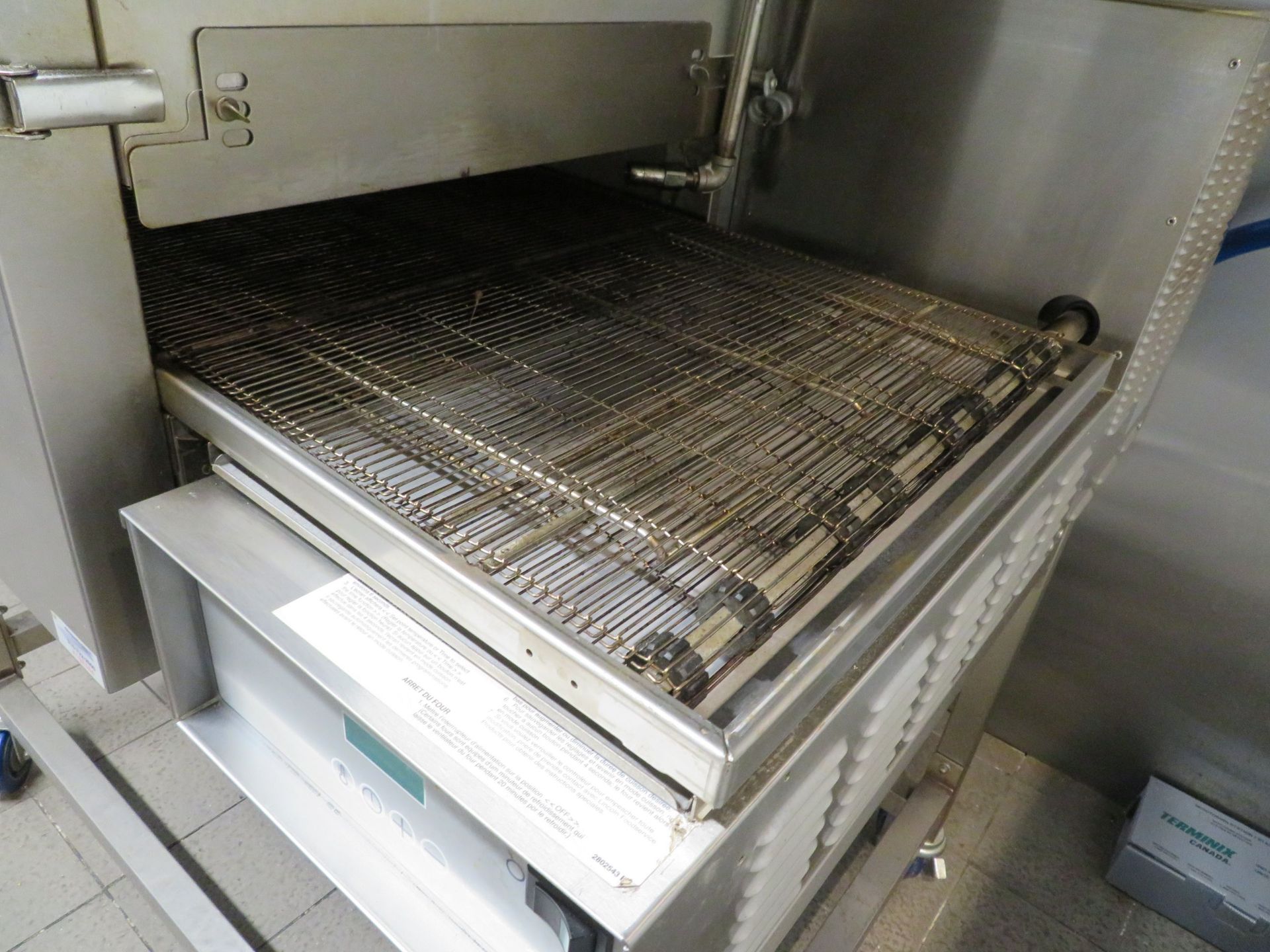 LINCOLN stainless steel pizza gas oven with conveyor (18"wide x 53" length), Mod: 1116-000- - Image 3 of 8