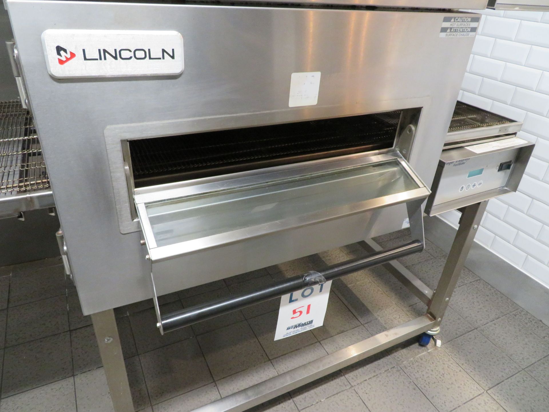 LINCOLN stainless steel pizza gas oven with conveyor (18"wide x 53" length), Mod: 1116-000- - Image 5 of 8