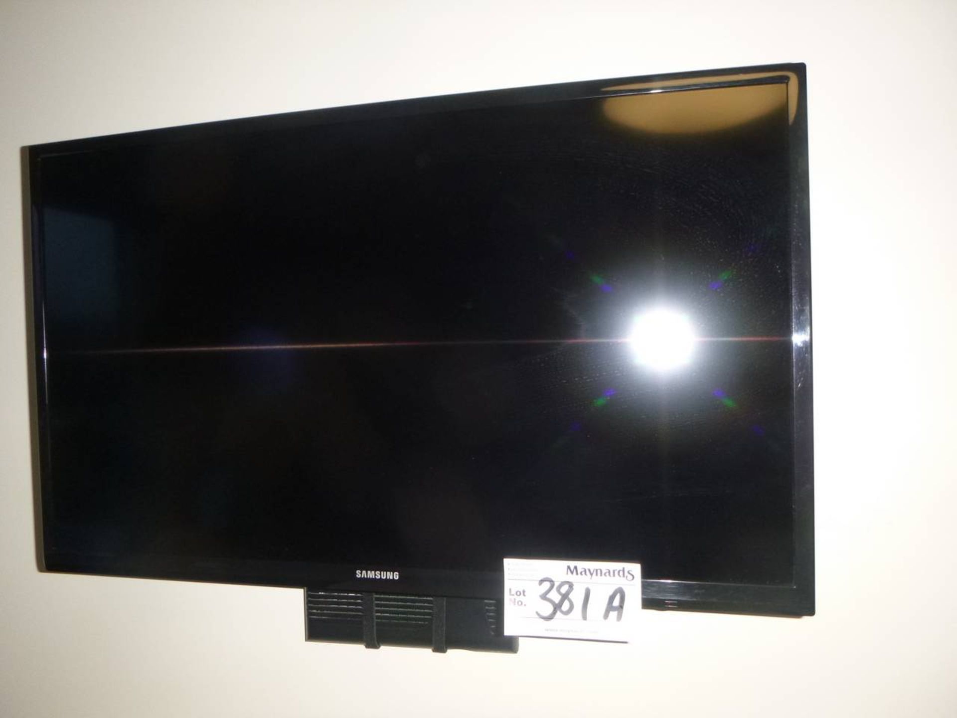Samsung UN32EH4003F Flat screen TV