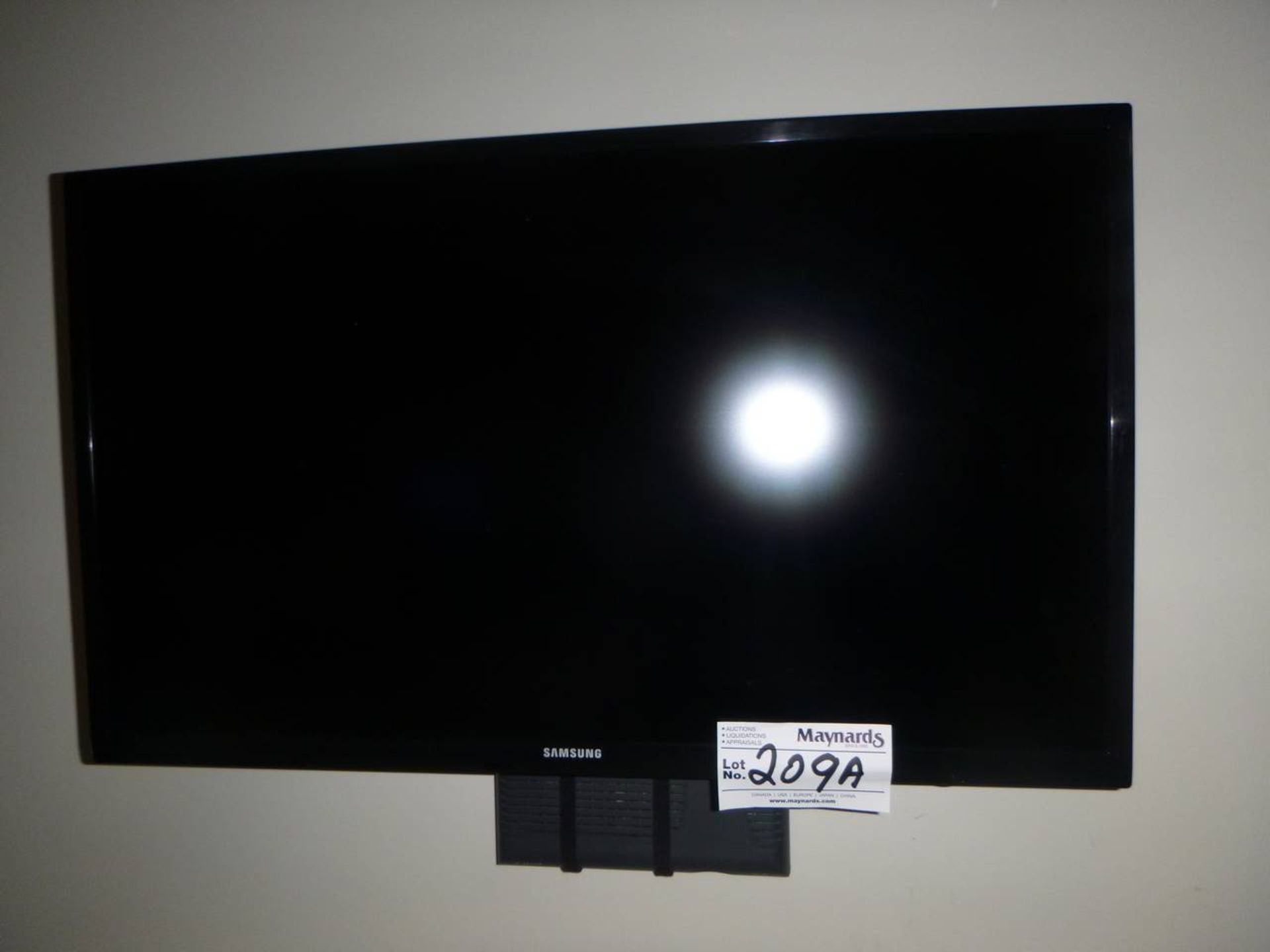 Samsung UN32EH4003F Flat screen TV