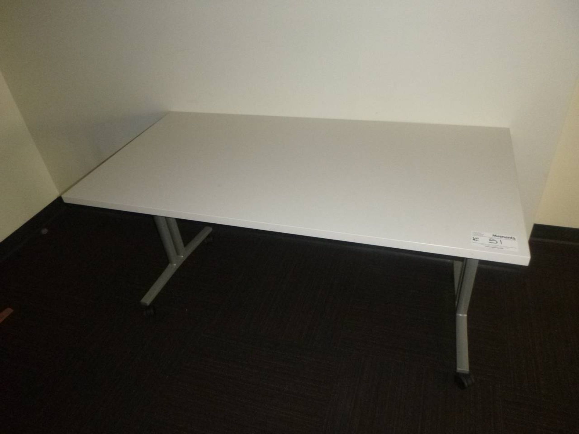 Herman Miller DT5AS.2472LT7676MS20 Everywhere flip top table