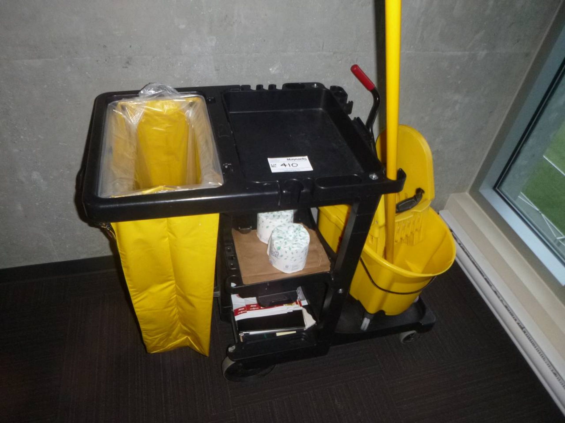 Rubbermaid Janitor cart