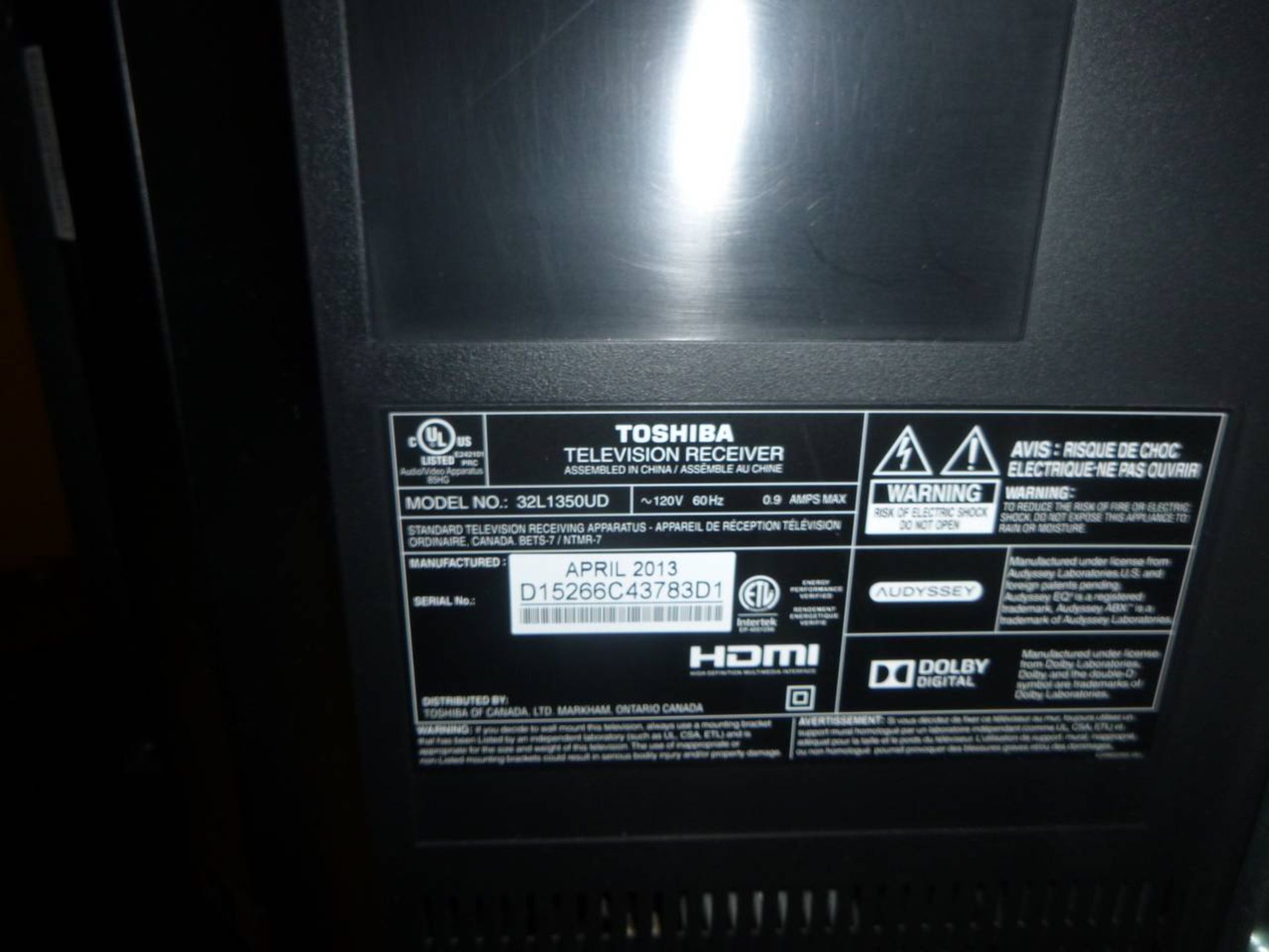 Toshiba 32L1350UD Flat screen TV - Image 2 of 2