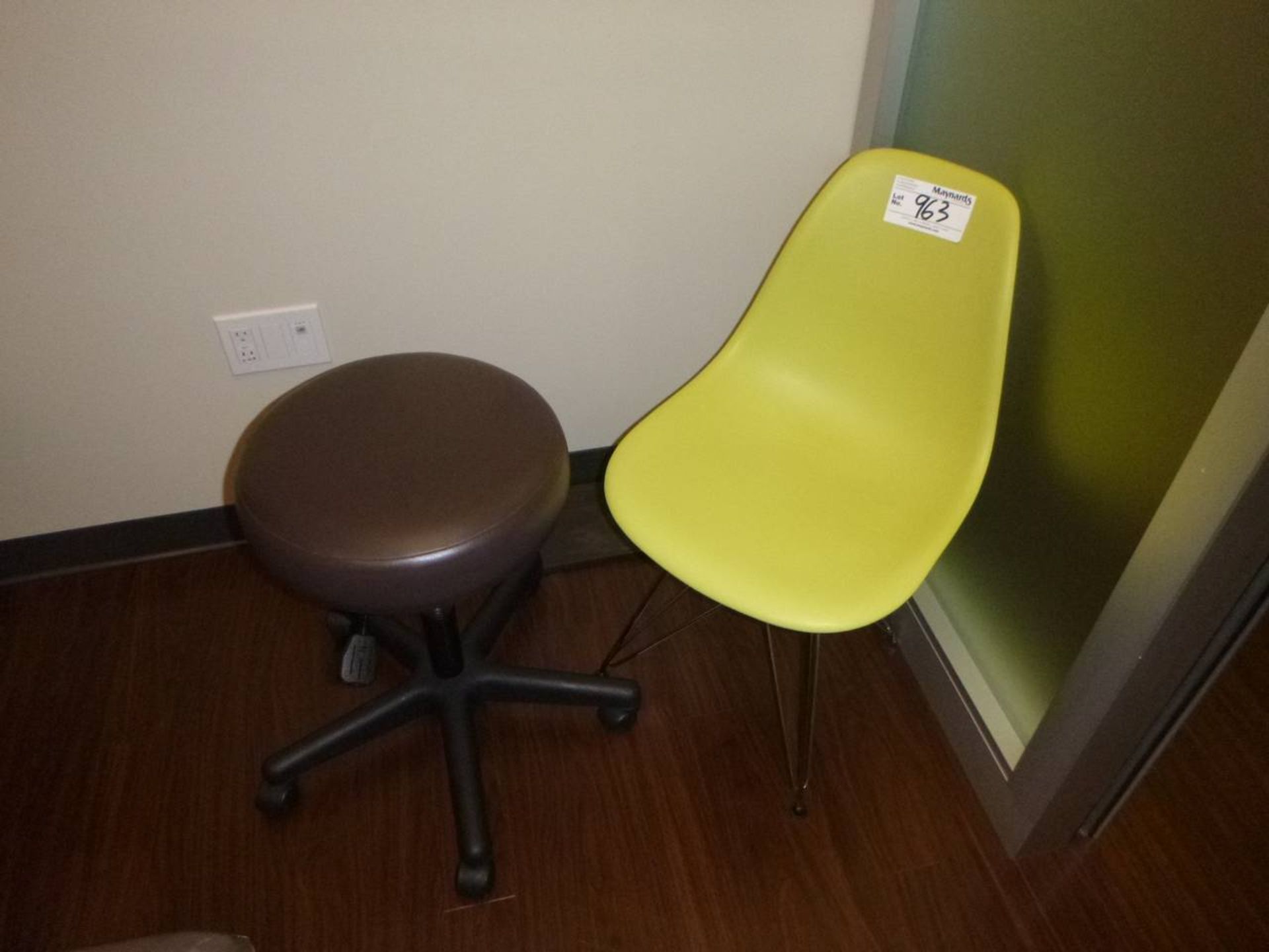 Herman Miller DSR47ZSE9 Moulded plastic side chair