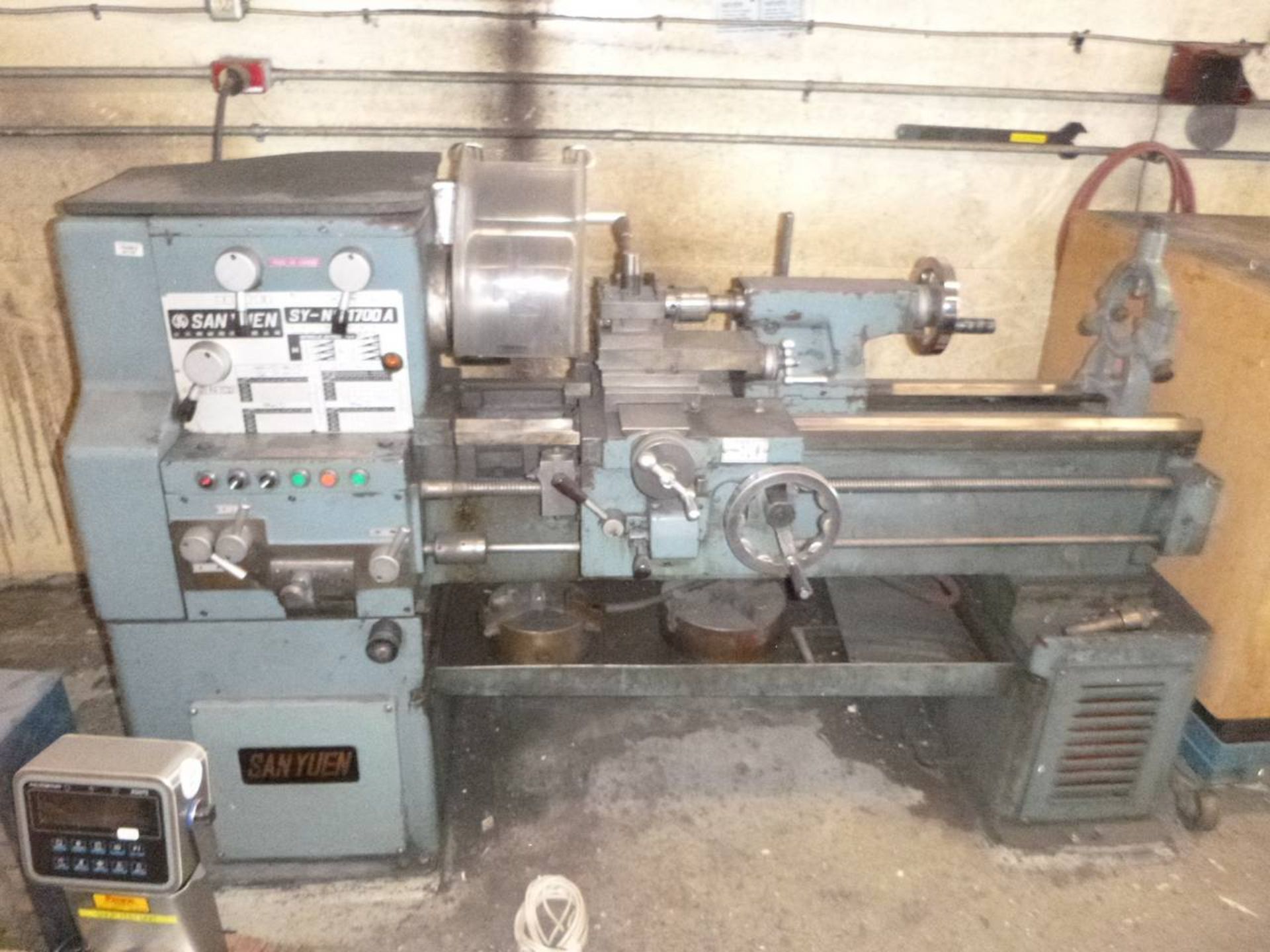 San Yuen SY-NG1700A Gap bed lathe