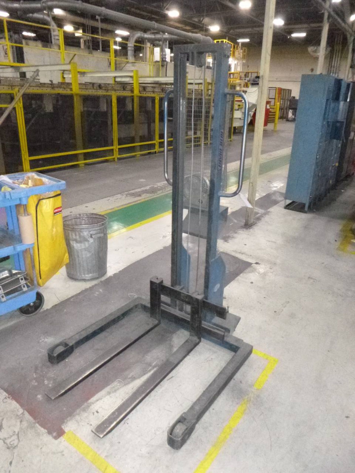 Blue Giant Manual forklift