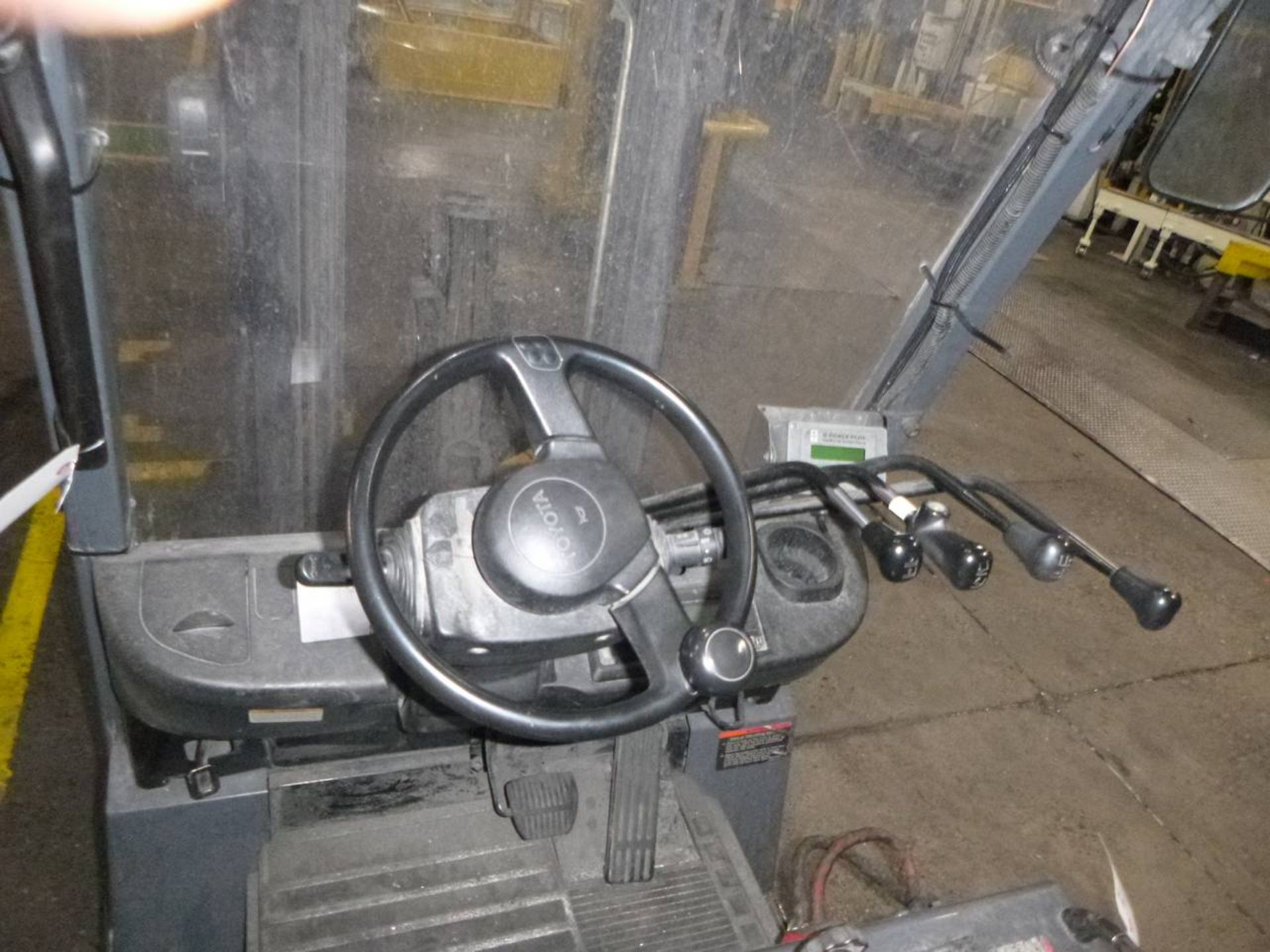 Toyota 8FBCU30 Forklift - Image 3 of 5