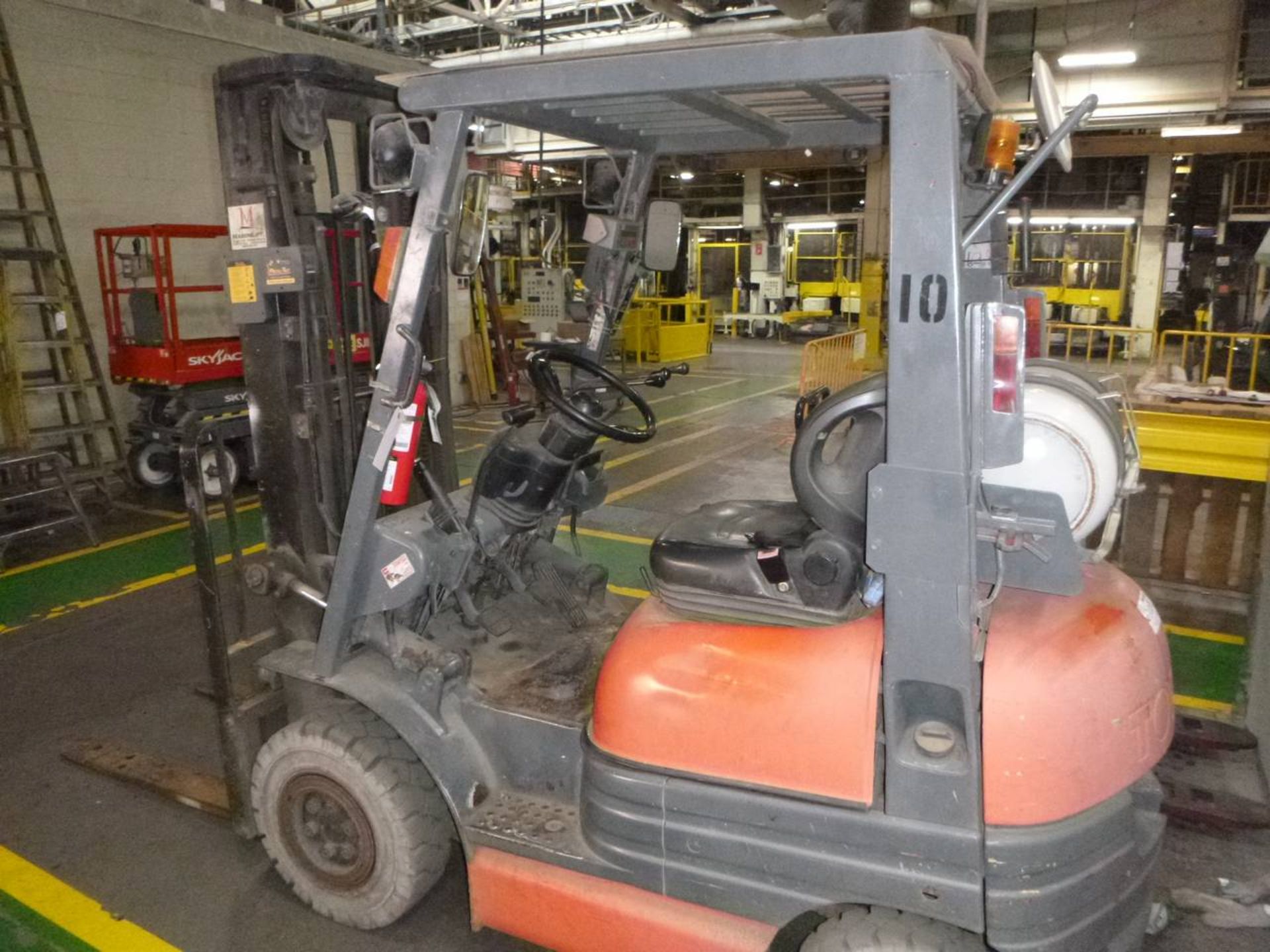 Toyota 426FG15 Forklift - Image 2 of 4