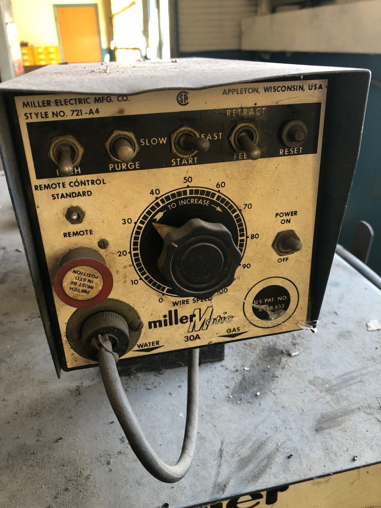 Miller Model CP-300TS 300-Amp Welder, S/N 71-568413, (1971); 300 Amps @ 100% Duty Cycle; with Miller - Image 3 of 5