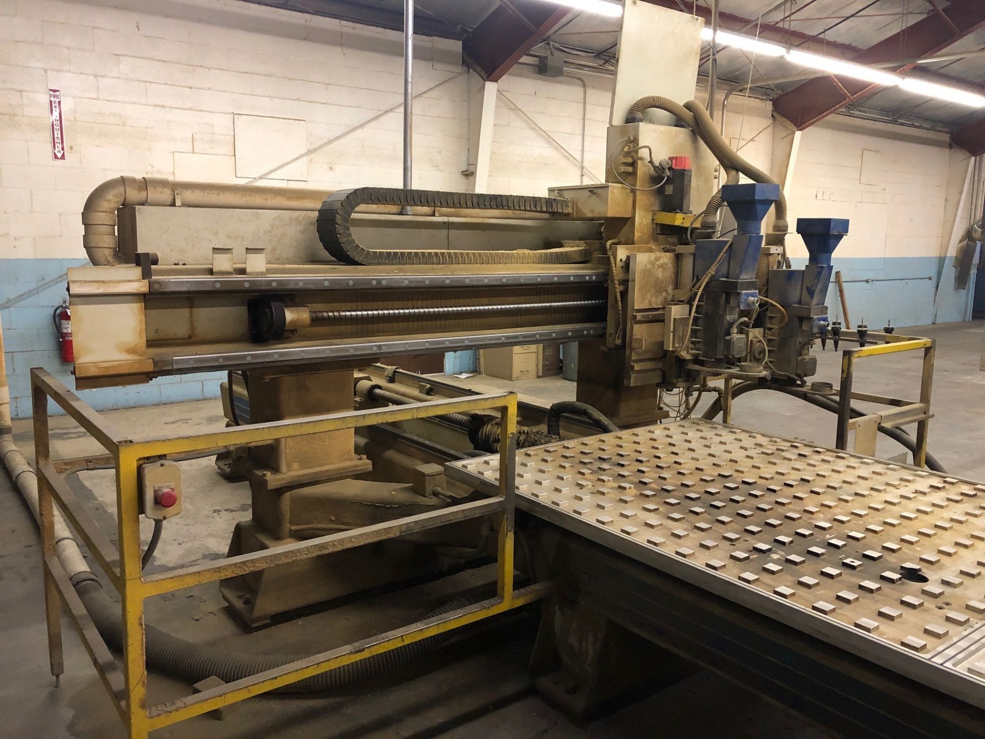 Komo Model VR 512 2-Spindle 3-Axis CNC Router, S/N 138629, (1995); 144" x 60", (2) 16 hp Spindles, - Image 4 of 5