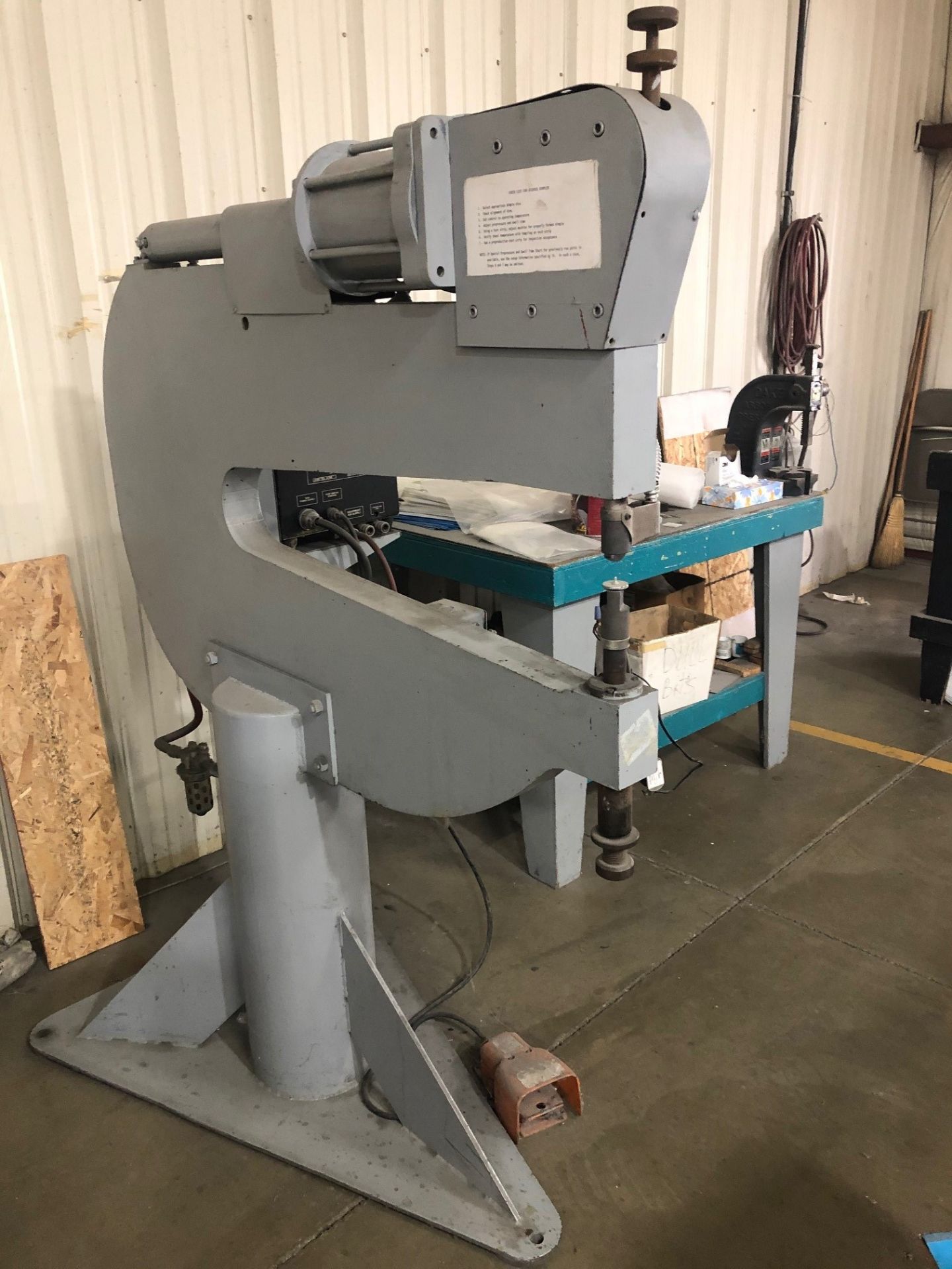 ATI Industries Model AT256SS 36" Hot Riveter, S/N 26433, (1980); with Thermomatic Dimpling