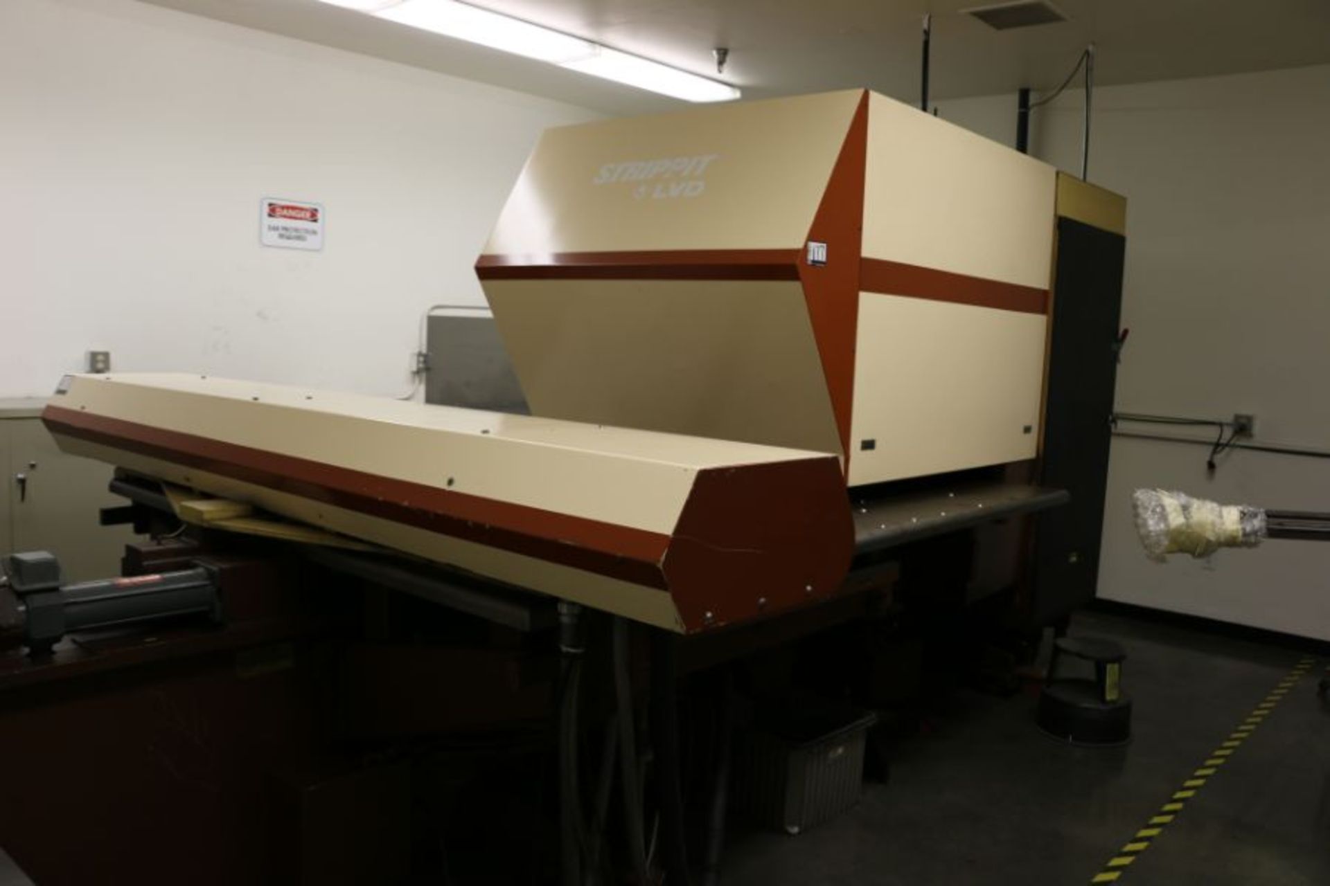 Strippit FC 1000 III CNC Turret Punch, 33 Station, s/n 185120684 - Image 3 of 6