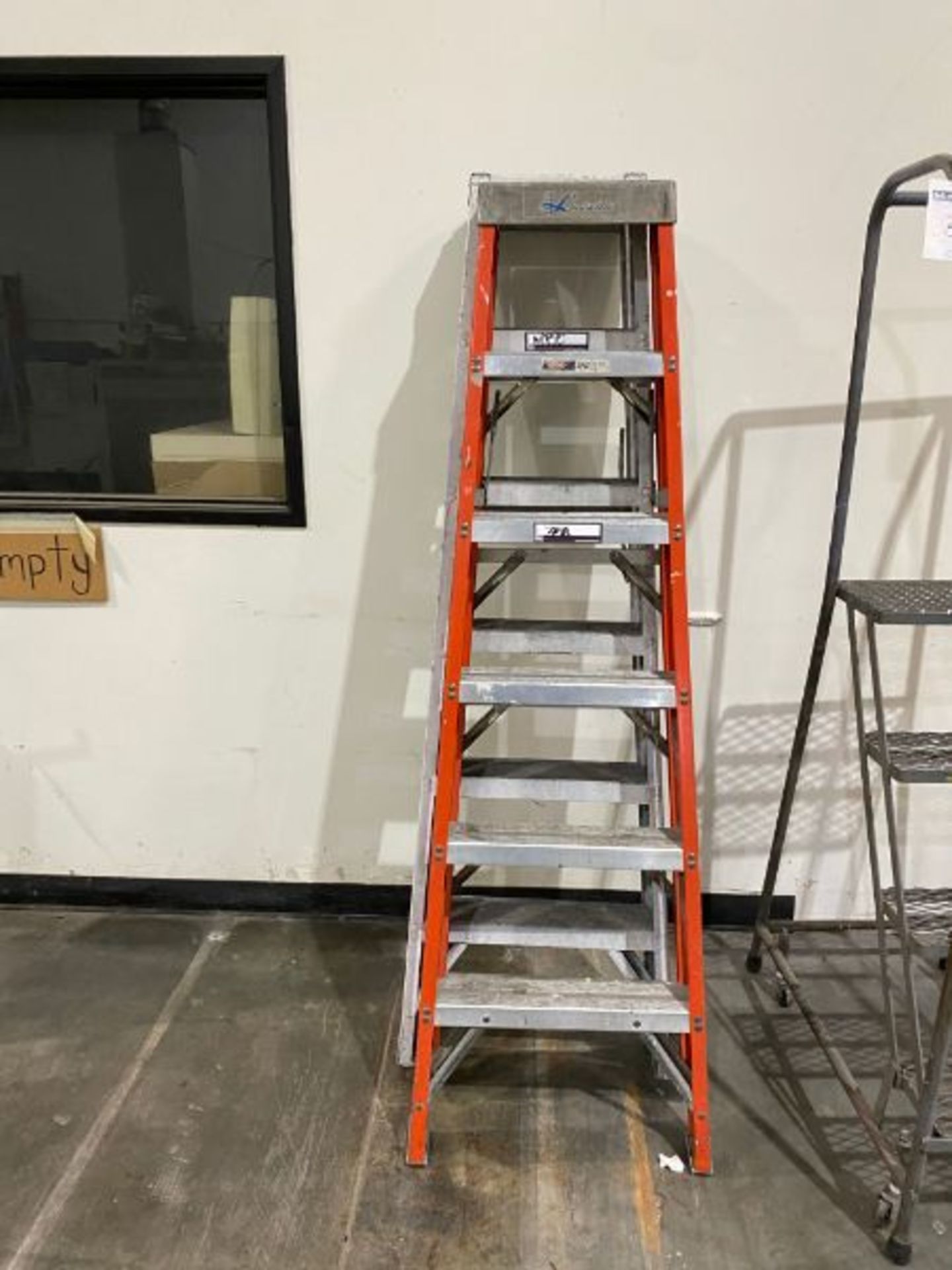 (2) 6' Ladders