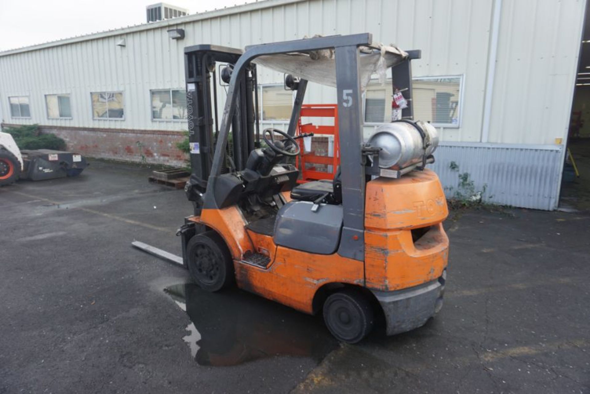 Toyota Forklift 5,000 lbs, m/n 7EGCU20, s/n 61782 *Late Delivery* - Image 4 of 5