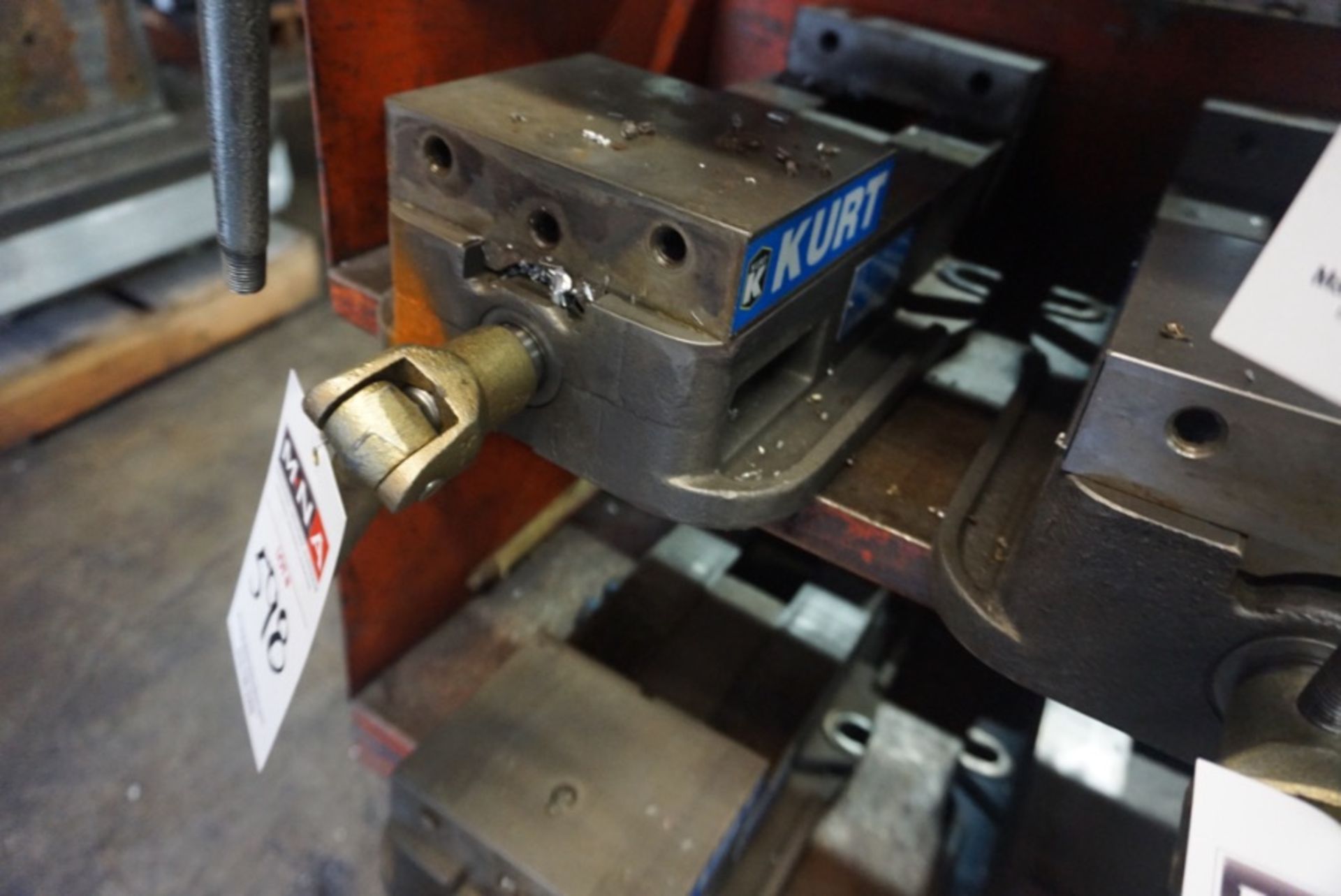 Kurt 6'' Mill Vise - Image 2 of 3