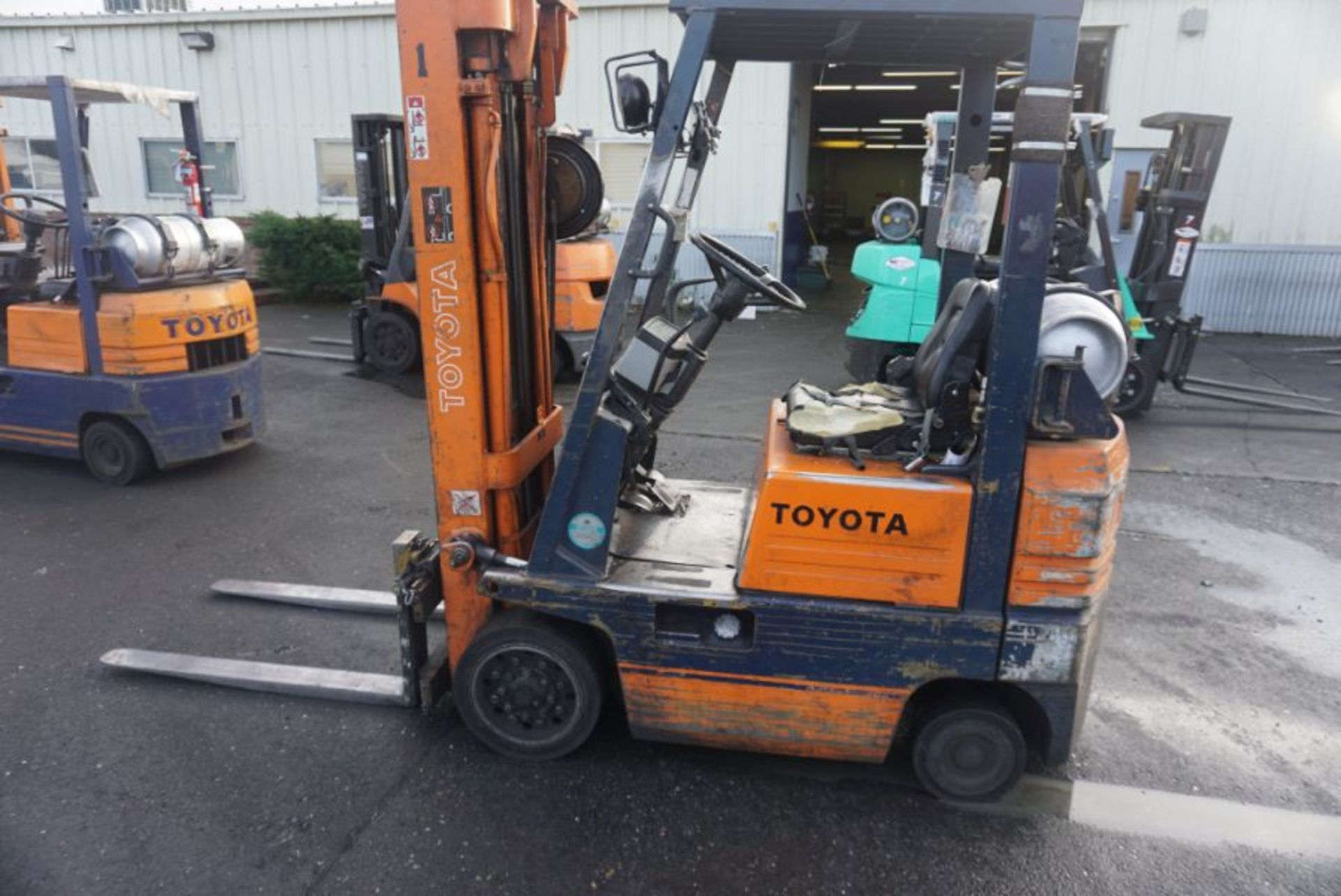 Toyota Forklift 2,500 lbs, 14,759 Hours