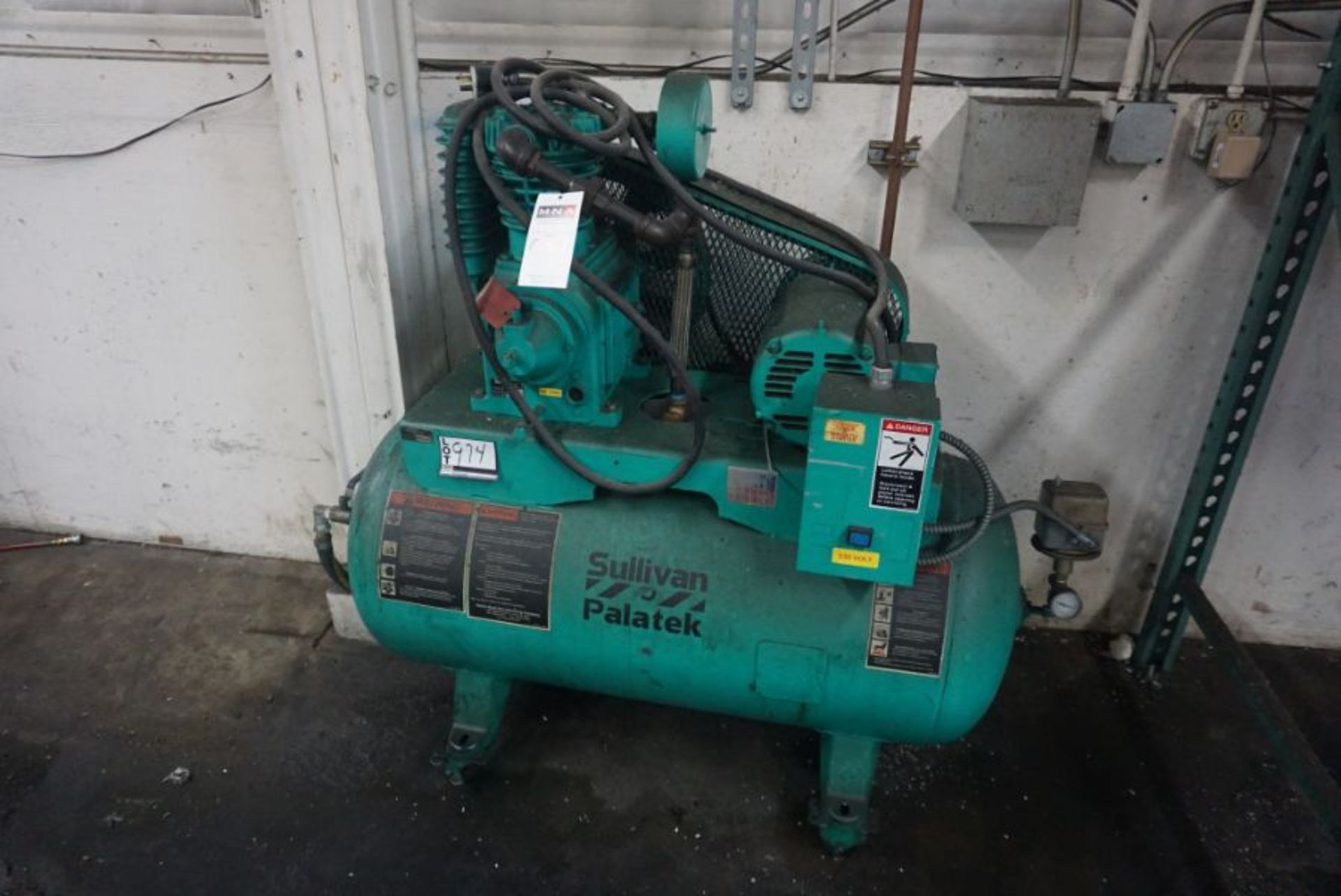 Sullivan Palatek Air Compressor m/n sp705 s/n 5-104-d09