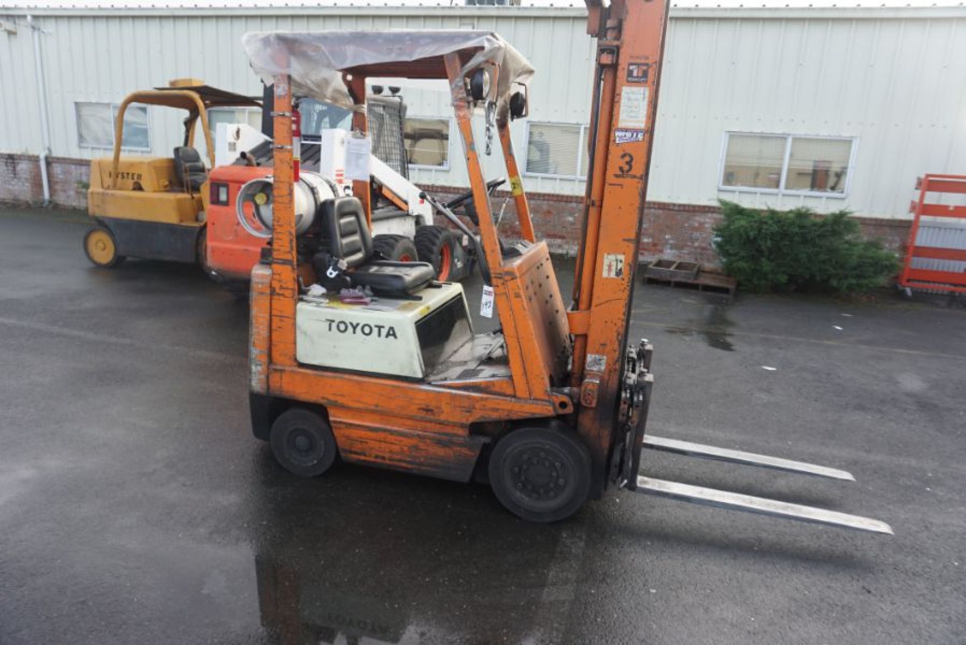 Toyota Forklift 2,500 lbs - Image 3 of 6