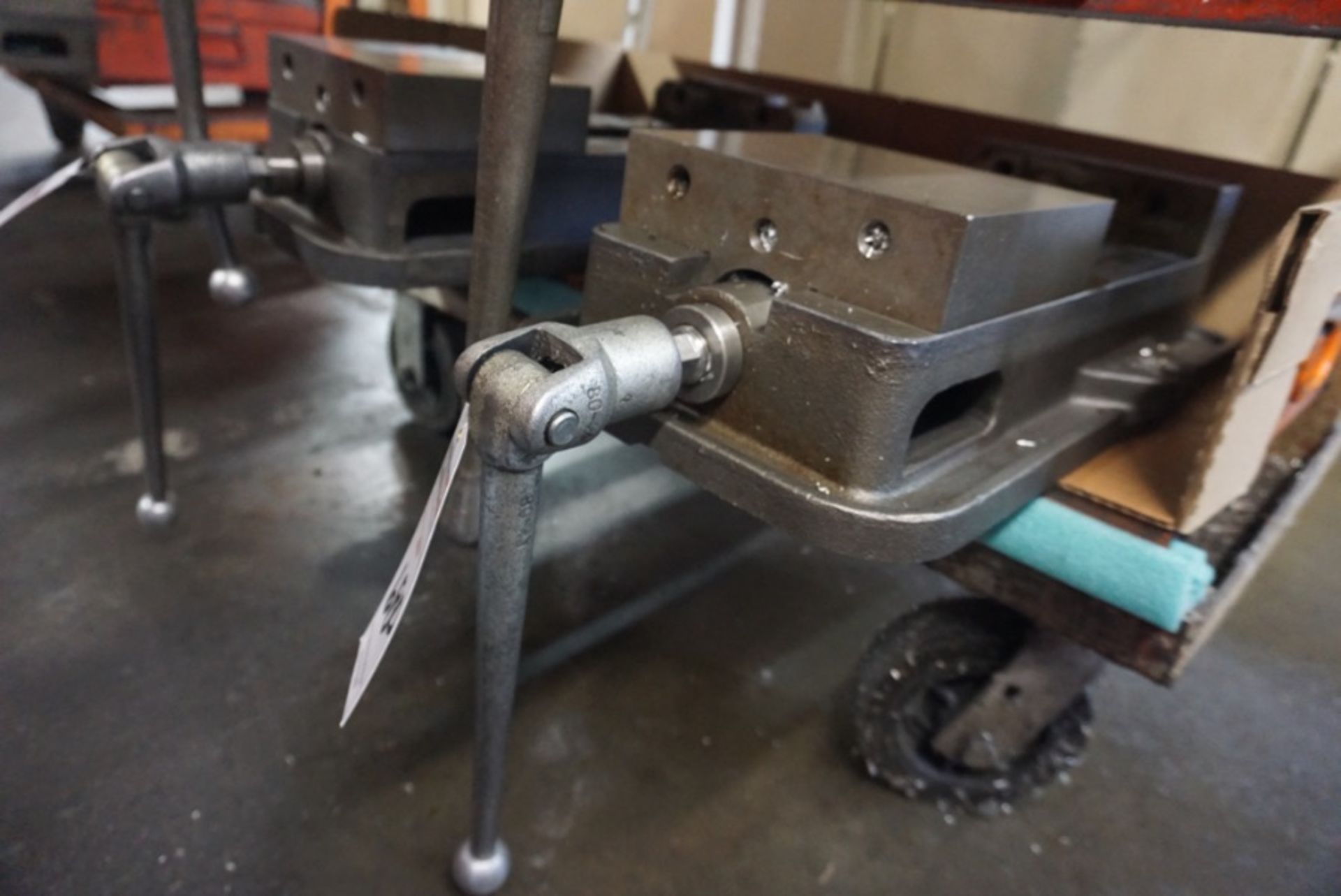 Kurt 8'' Mill Vise - Image 2 of 2