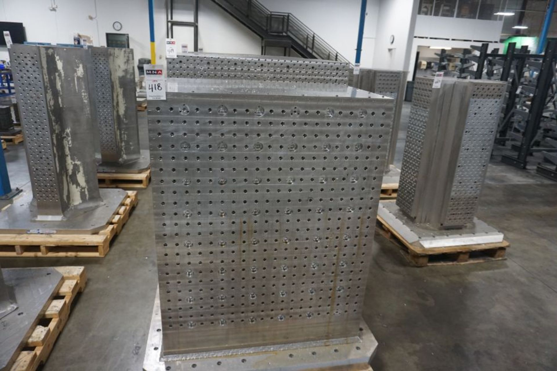 1000 mm Aluminum Tombstone, 49" x 39" x 56" - Image 2 of 5