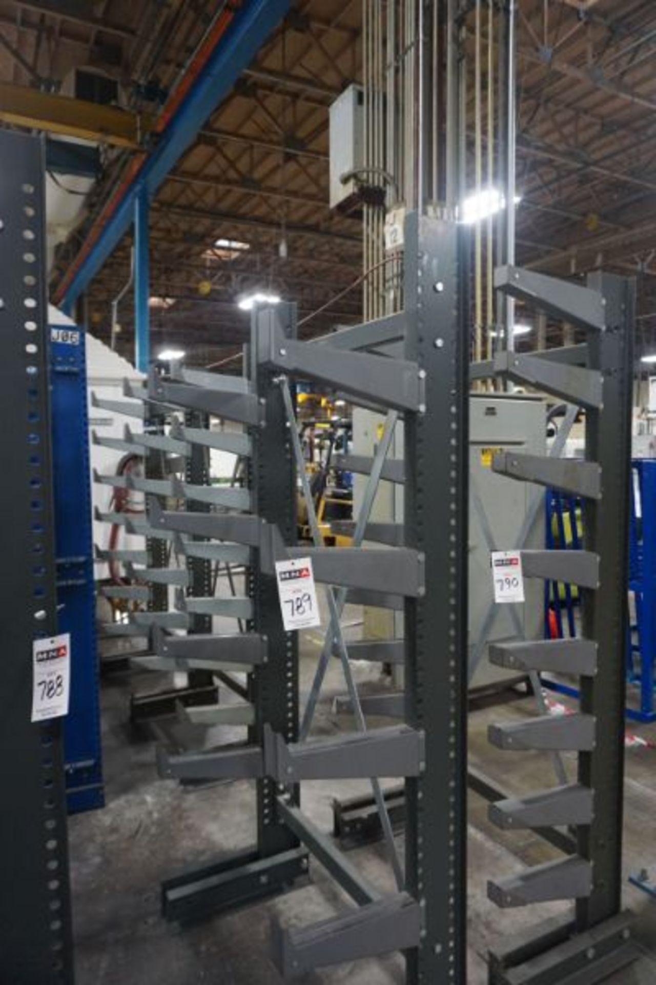 Single Sided Light Weight Cantilever Rack - Image 2 of 3