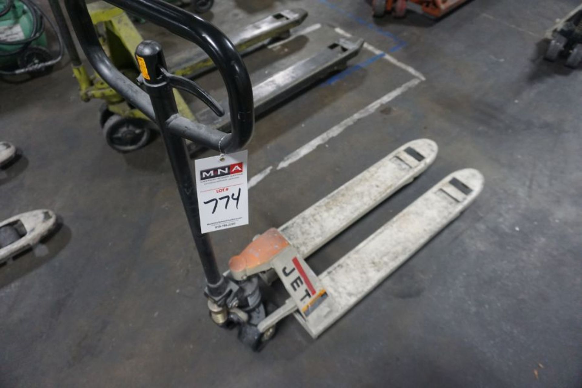 Jet 500 Lbs. Cap. Narrow Fork Pallet Jack - Image 2 of 4