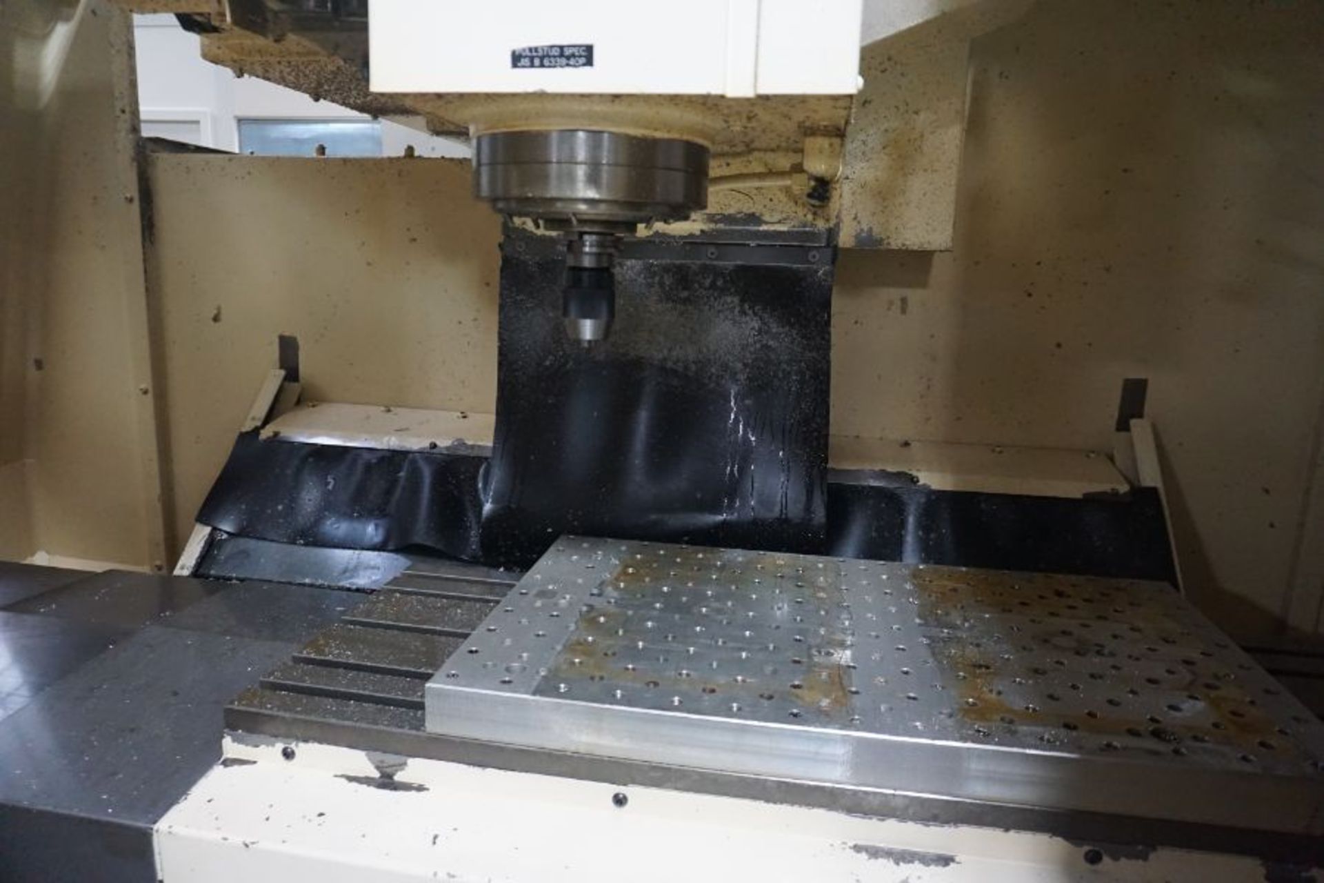 Matsuura MC-800VF Yasnak Control, 31” x 17” x 19” Travels, 40 Taper, 30 ATC, 8K RPM, s/n 94-0510744, - Image 4 of 7