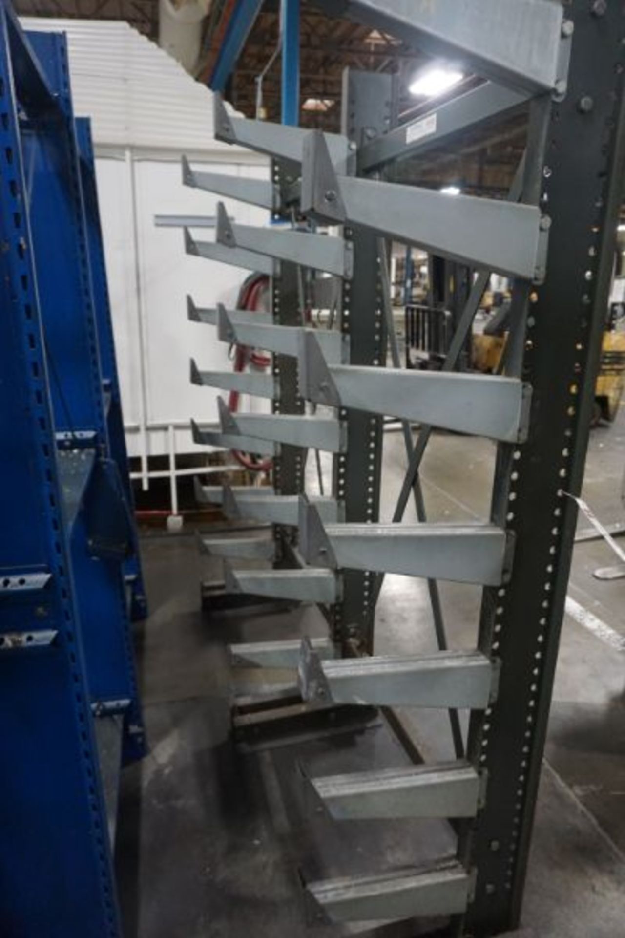Single Sided Light Weight Cantilever Rack - Image 3 of 5
