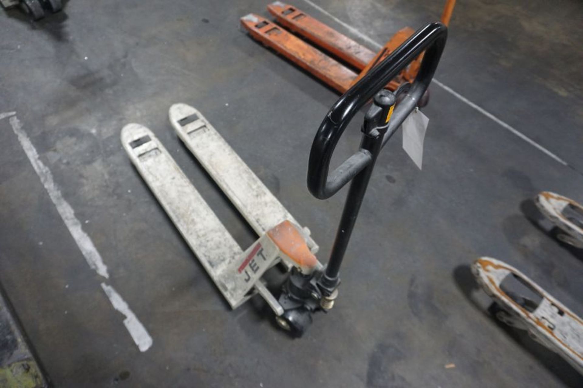 Jet 500 Lbs. Cap. Narrow Fork Pallet Jack