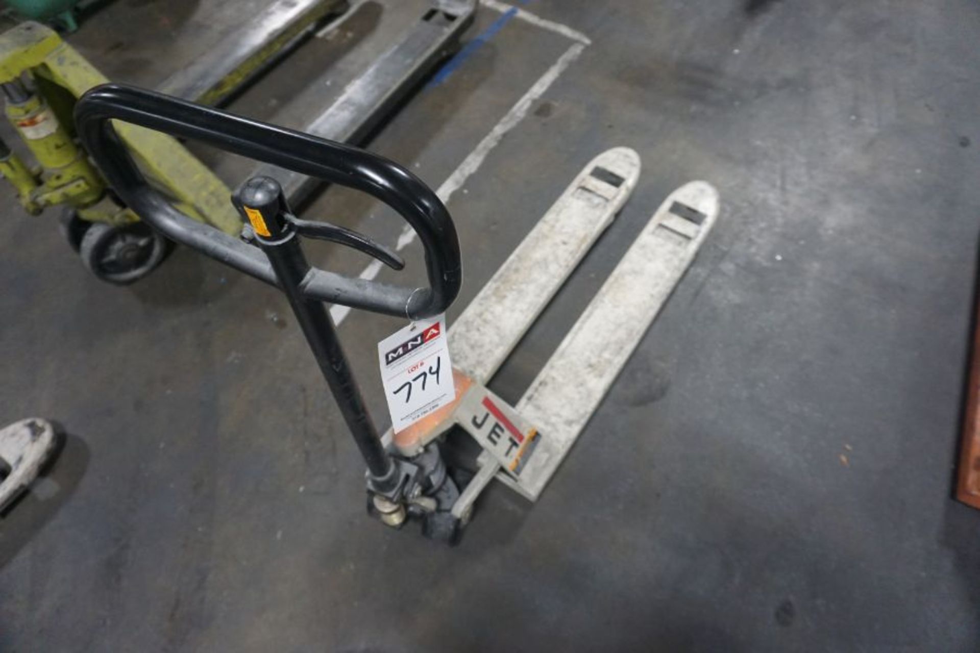 Jet 500 Lbs. Cap. Narrow Fork Pallet Jack - Image 4 of 4