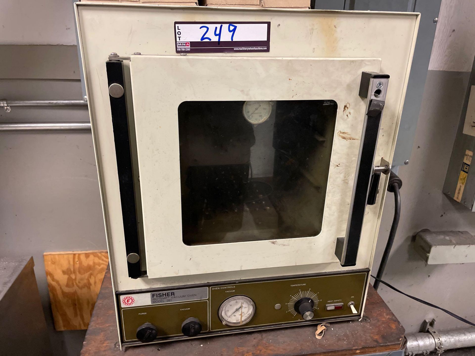 Fisher IsoTemp Model 281 Vacuum Oven