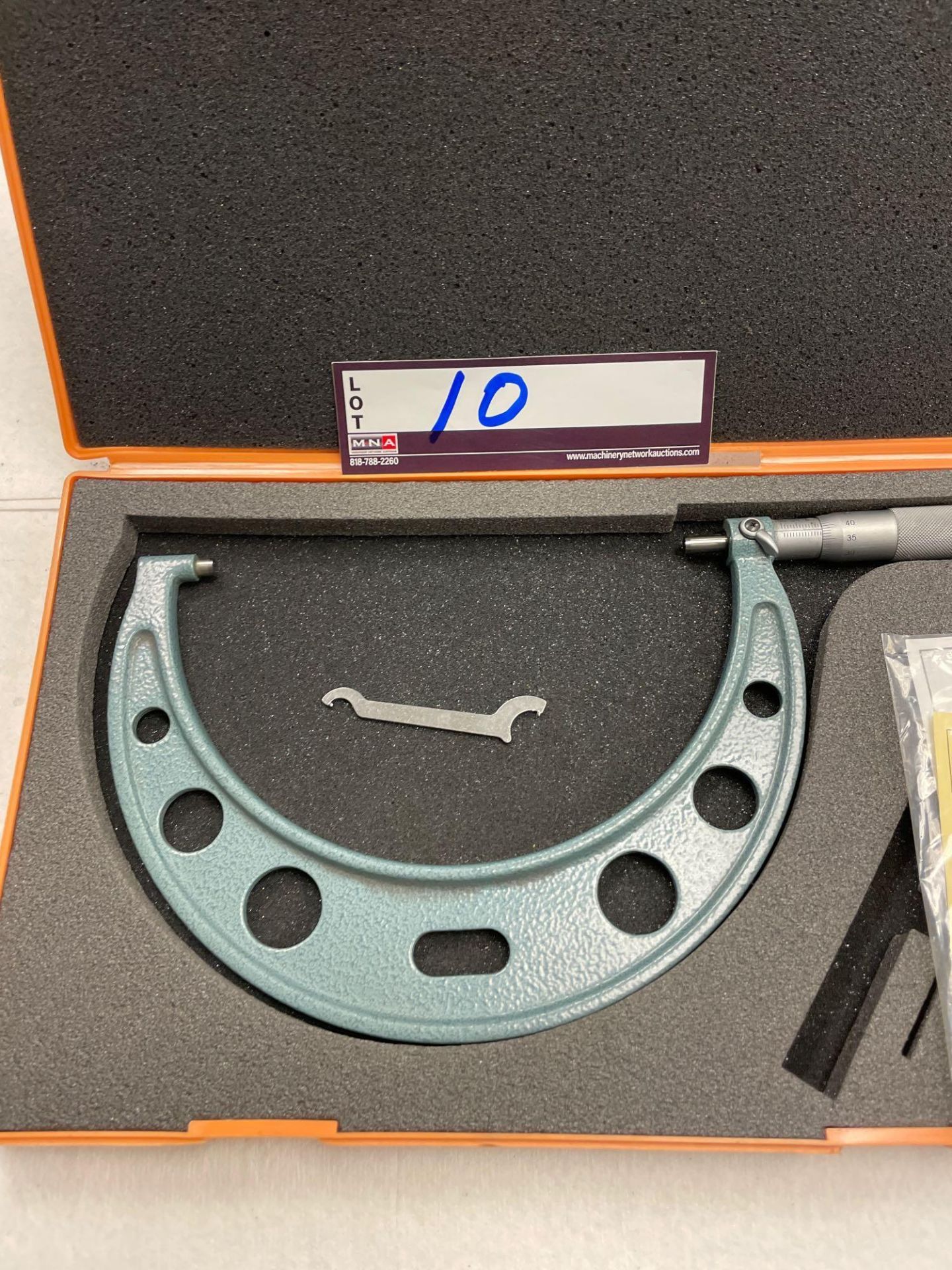 Mitutoyo 7" - 8" Outside Micrometer