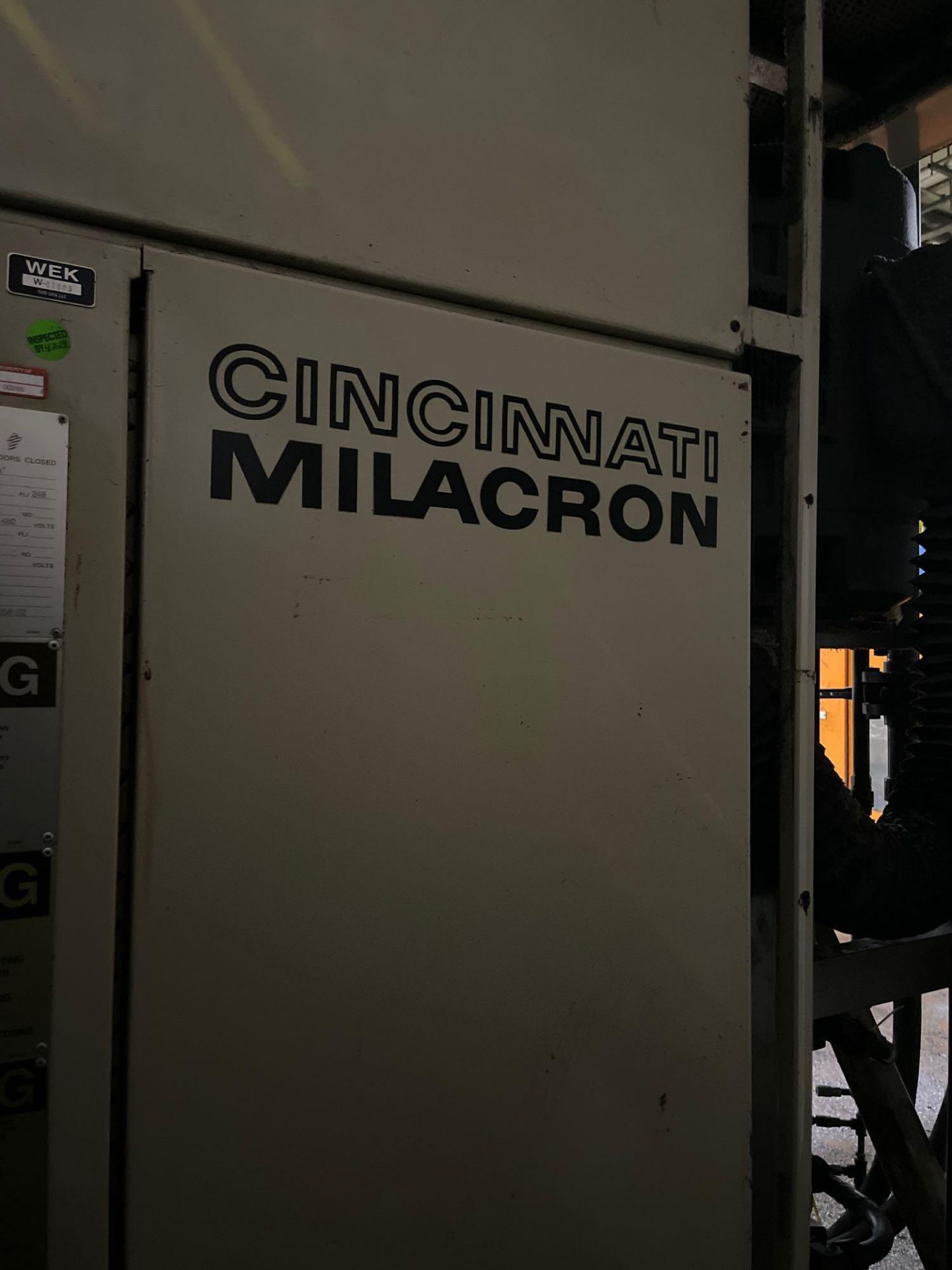5Lbs. Dual Head Cincinnati Milacron E90-D-5C Blow Molder, 3.5" Screw Diameter, 48" x 37" Clear Plate - Image 10 of 10