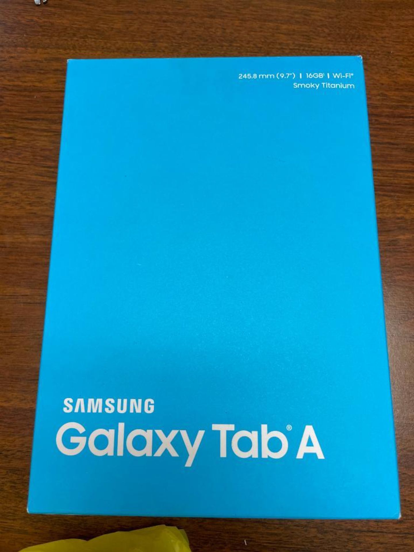 Samsung Tablet 9.7 16GB New - Image 2 of 3