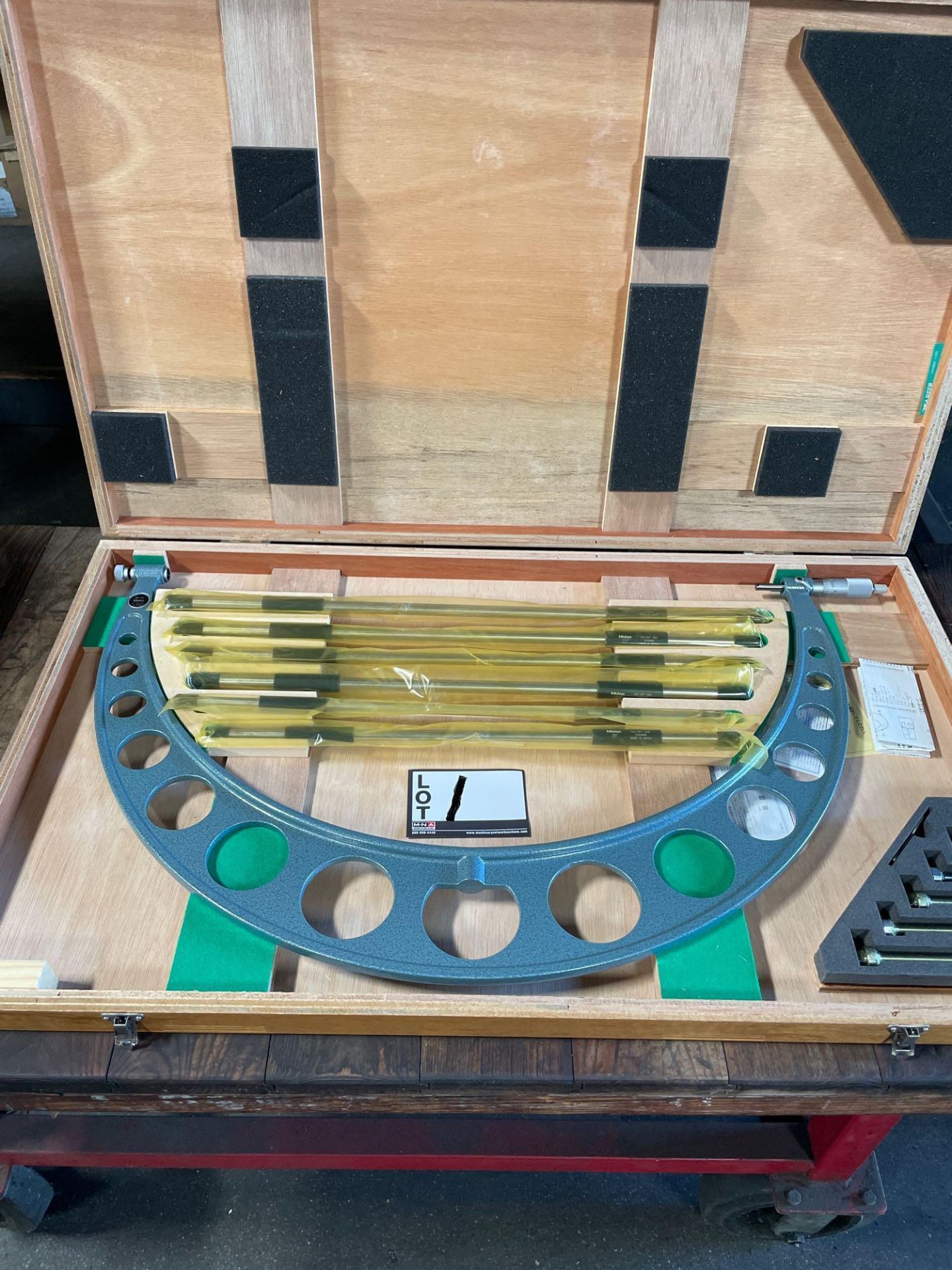 Mitutoyo 18 - 23" Micrometer Set