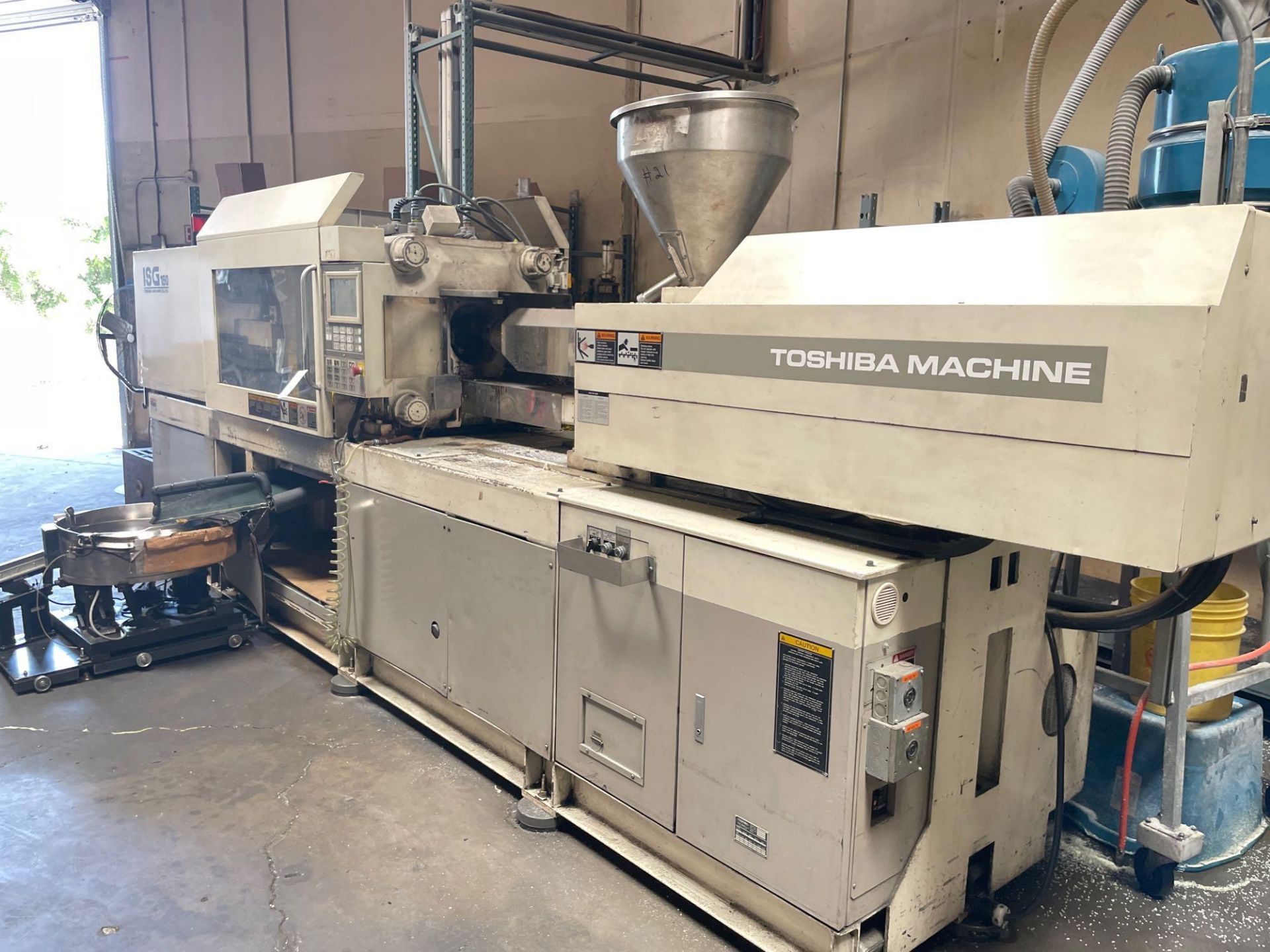 190 Ton Toshiba ISG190 Injection Molder, 14oz Shot Size, Injectvisor V10 Control, New 1997 - Image 3 of 8