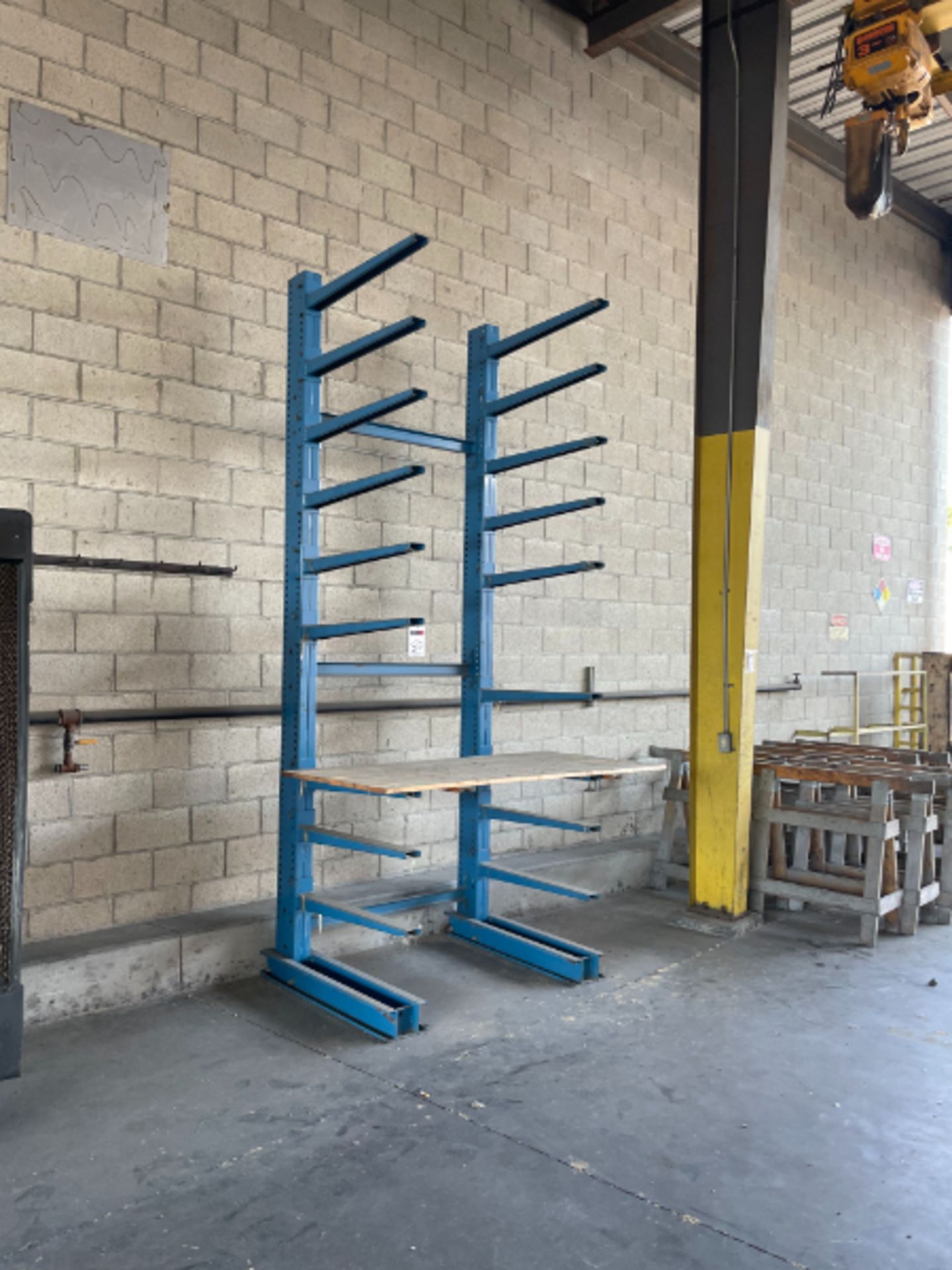 Cantilever Racks - Image 2 of 4